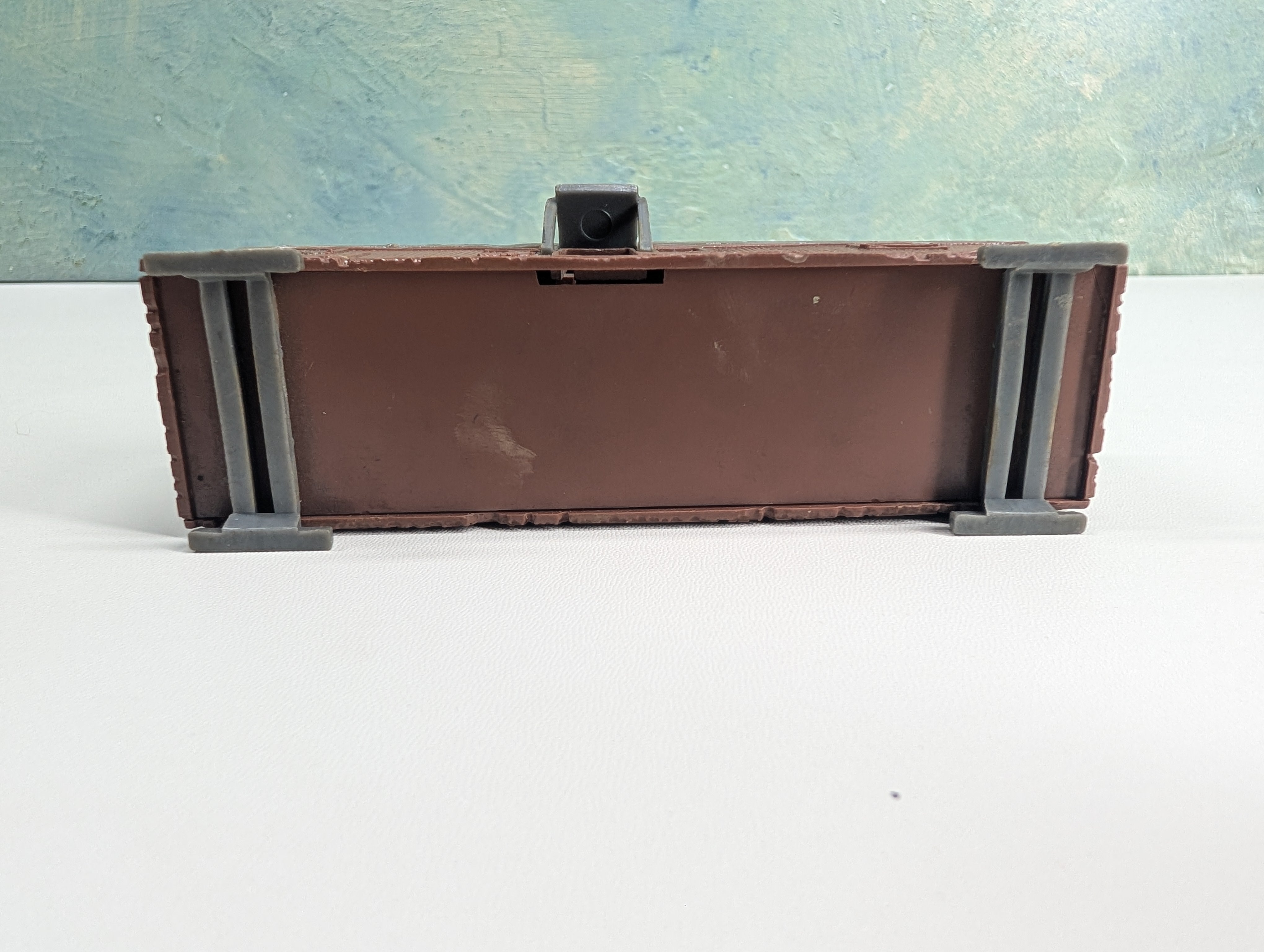 USED HO Scale Dark Brown Railroad Work Crew Car