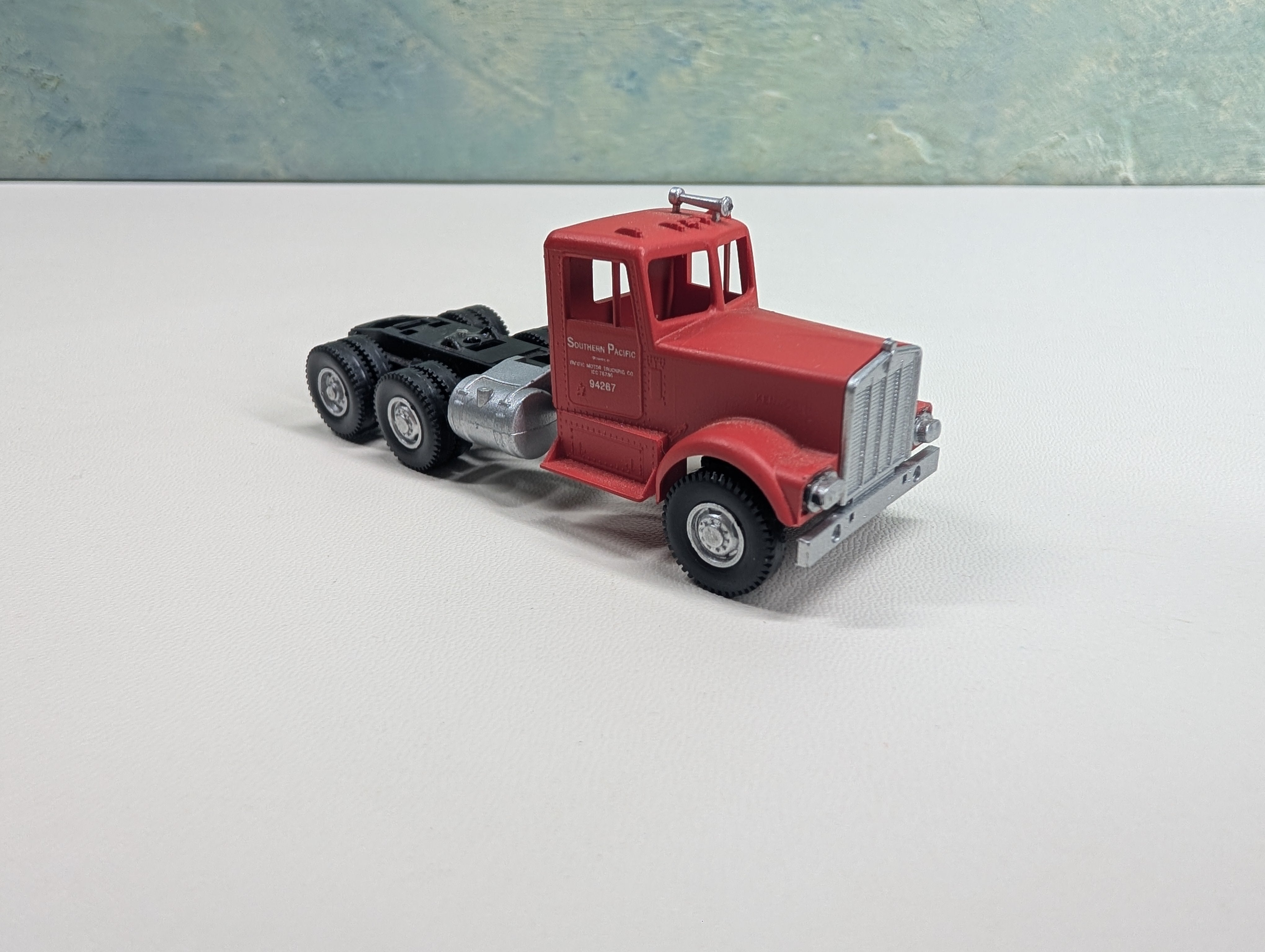 USED Athearn HO Scale Conventional Tractor Southern Pacific