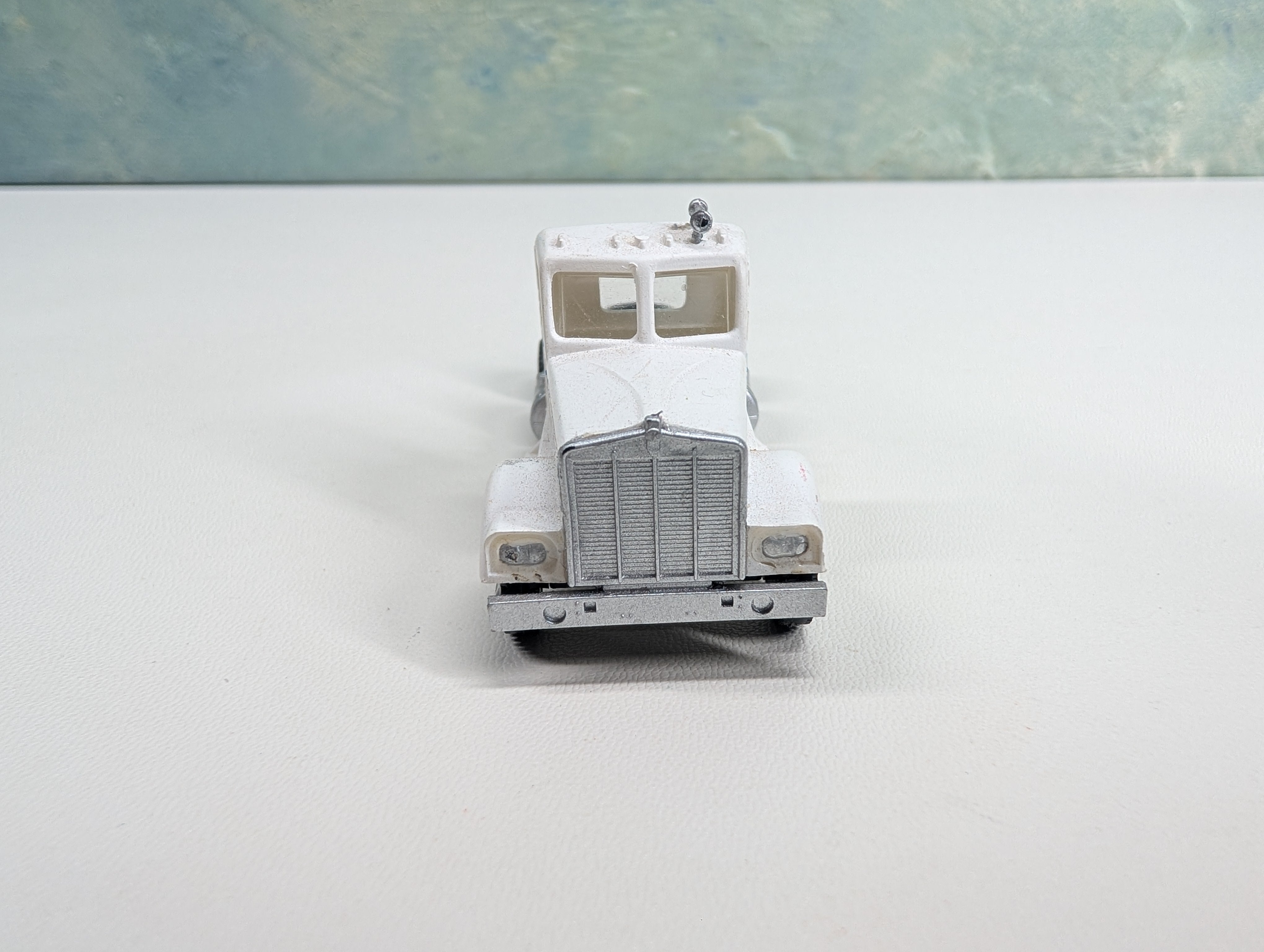 USED Athearn HO Scale Conventional Tractor Santa Fe