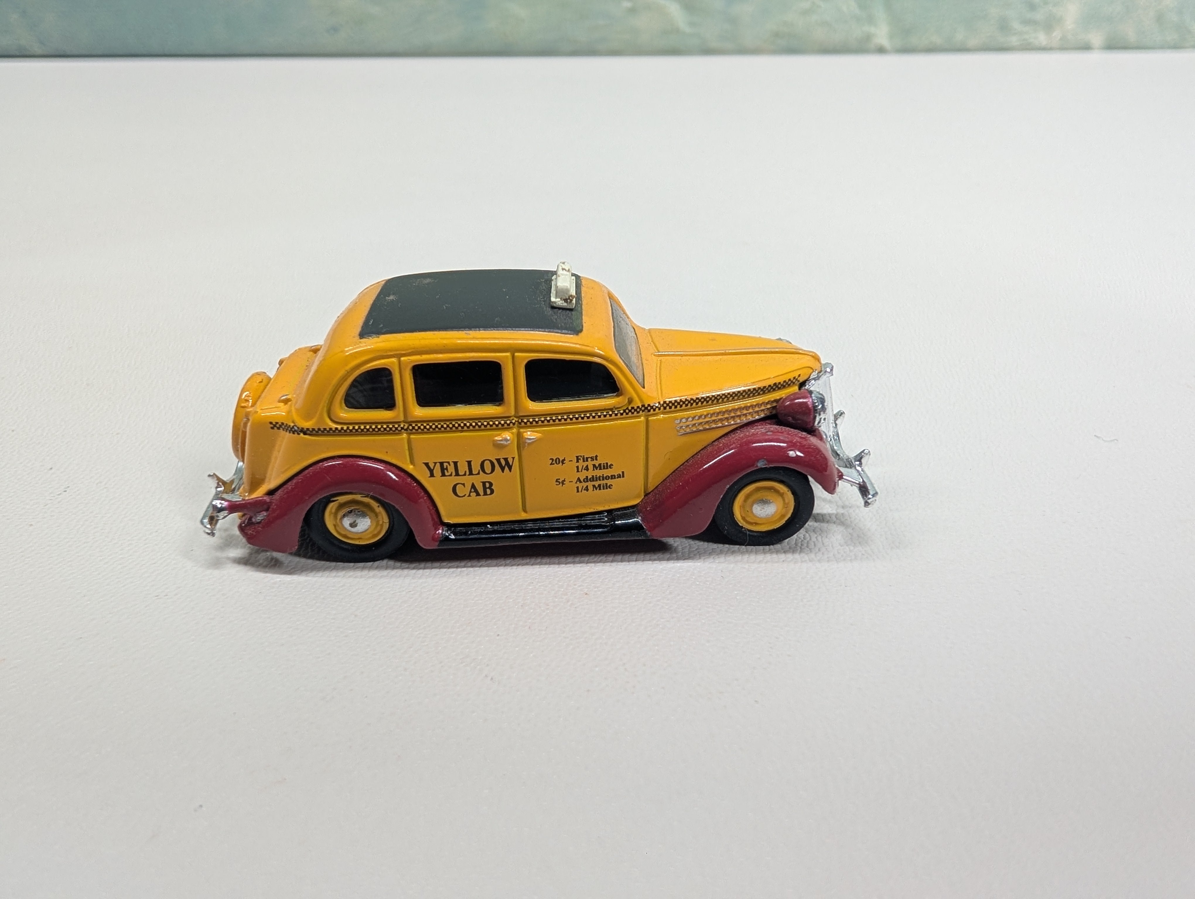 USED Classic Metal Works HO Scale Yellow Cab