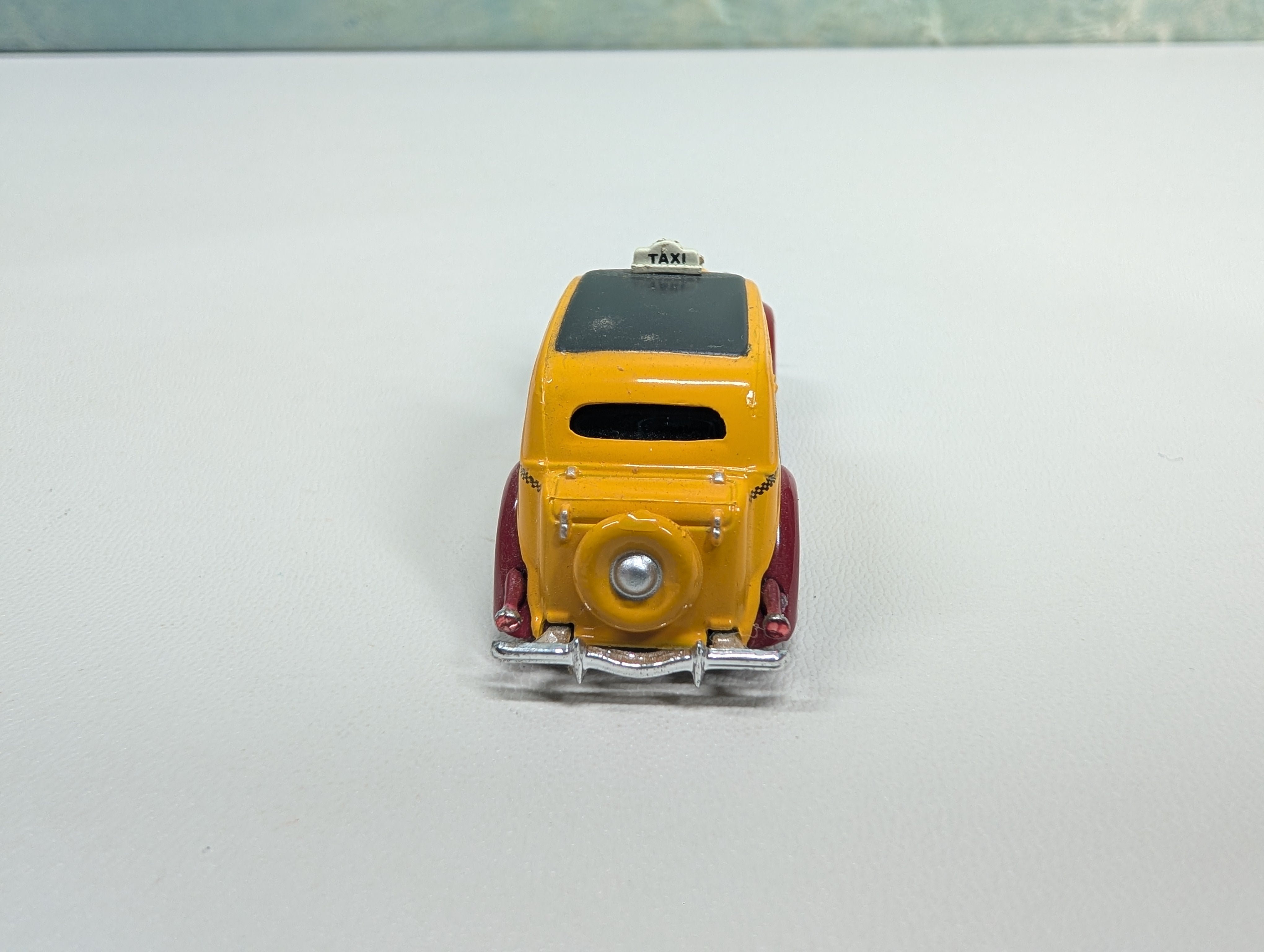 USED Classic Metal Works HO Scale Yellow Cab