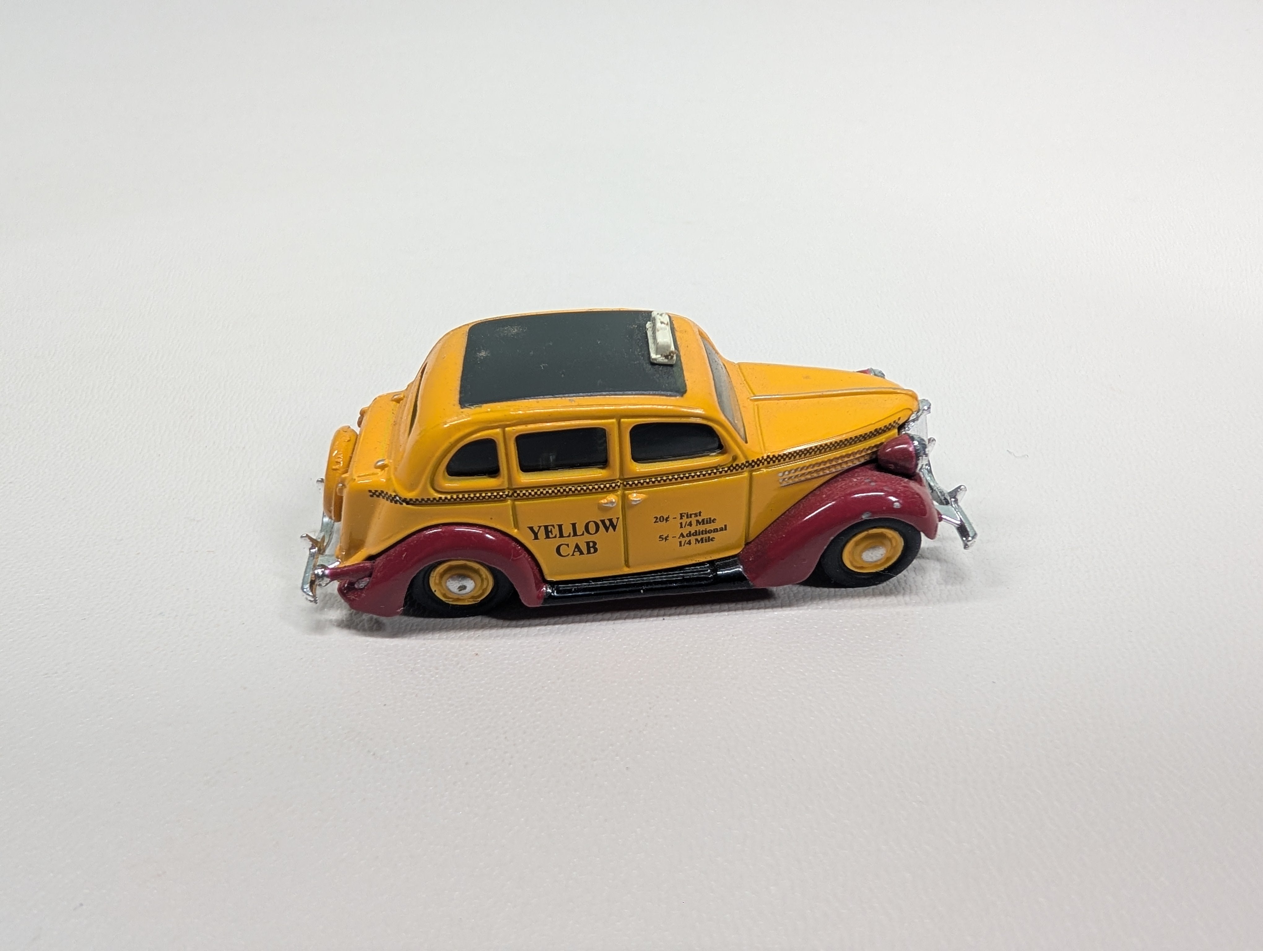 USED Classic Metal Works HO Scale Yellow Cab