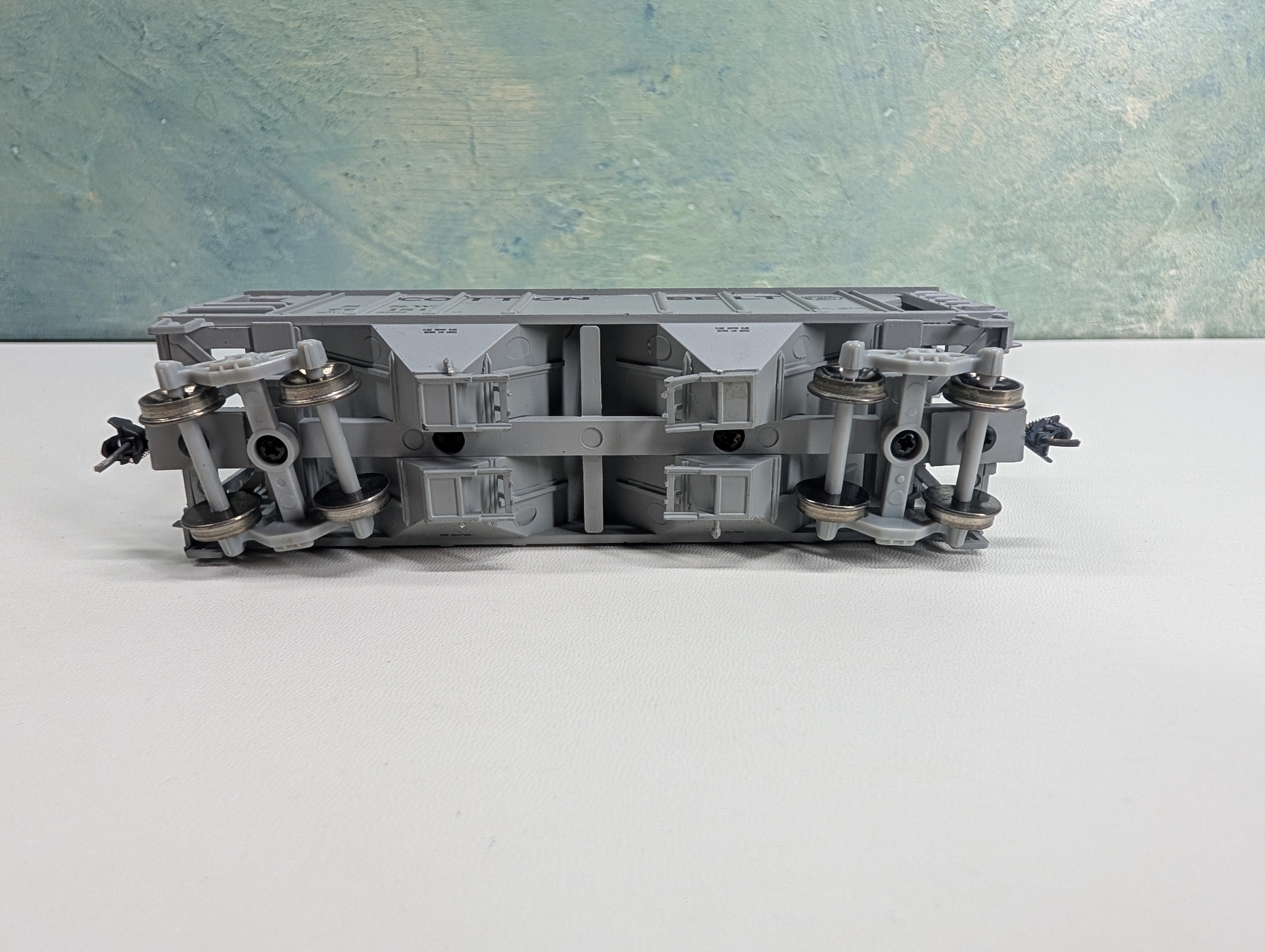 USED Athearn 94362 HO Scale PS-2003 Covered Hopper Cotton Belt SSW #77181 Metal Wheels