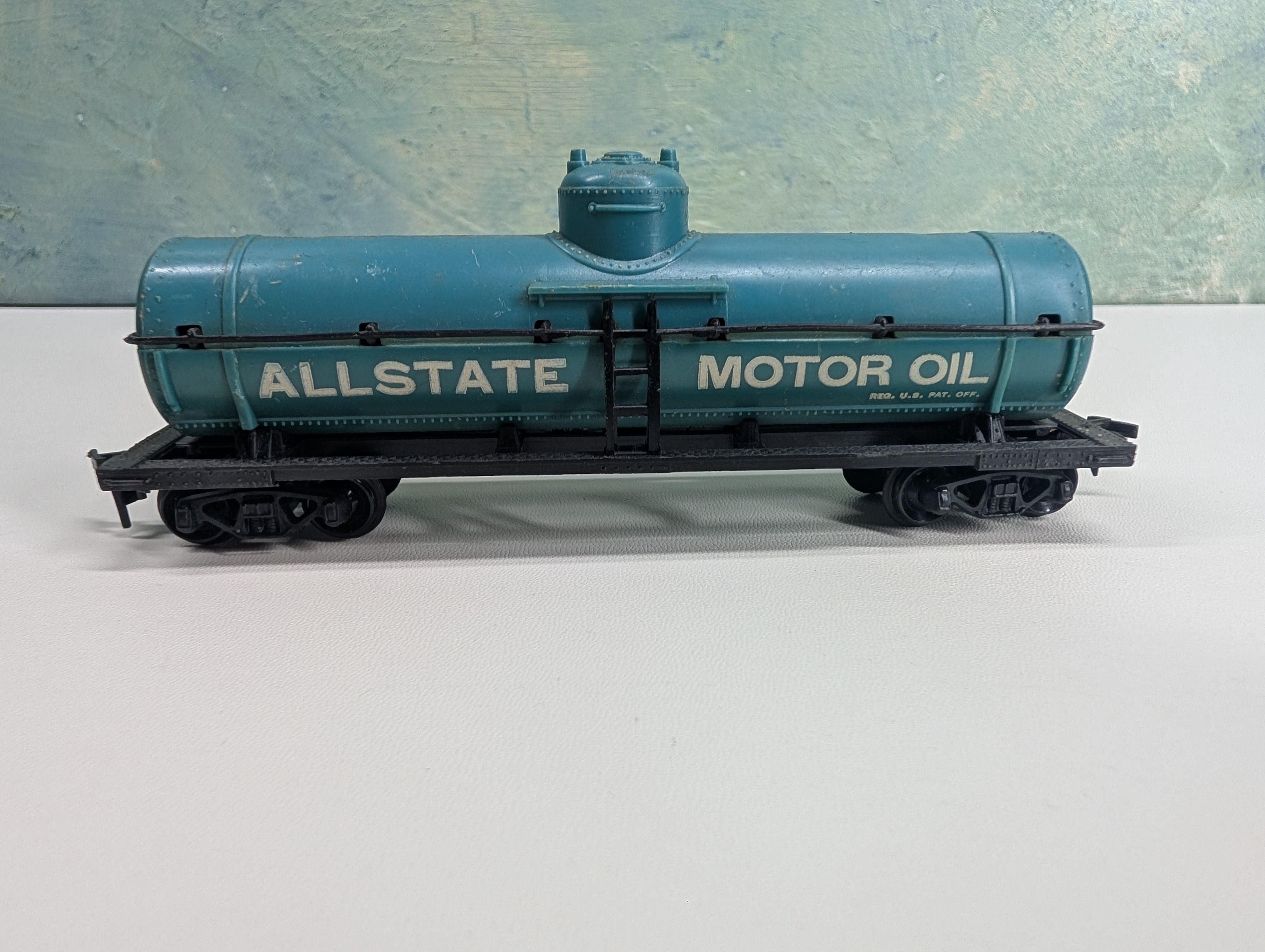USED Model Power HO Scale Single Dome Tank Car Allstate Motor Oil