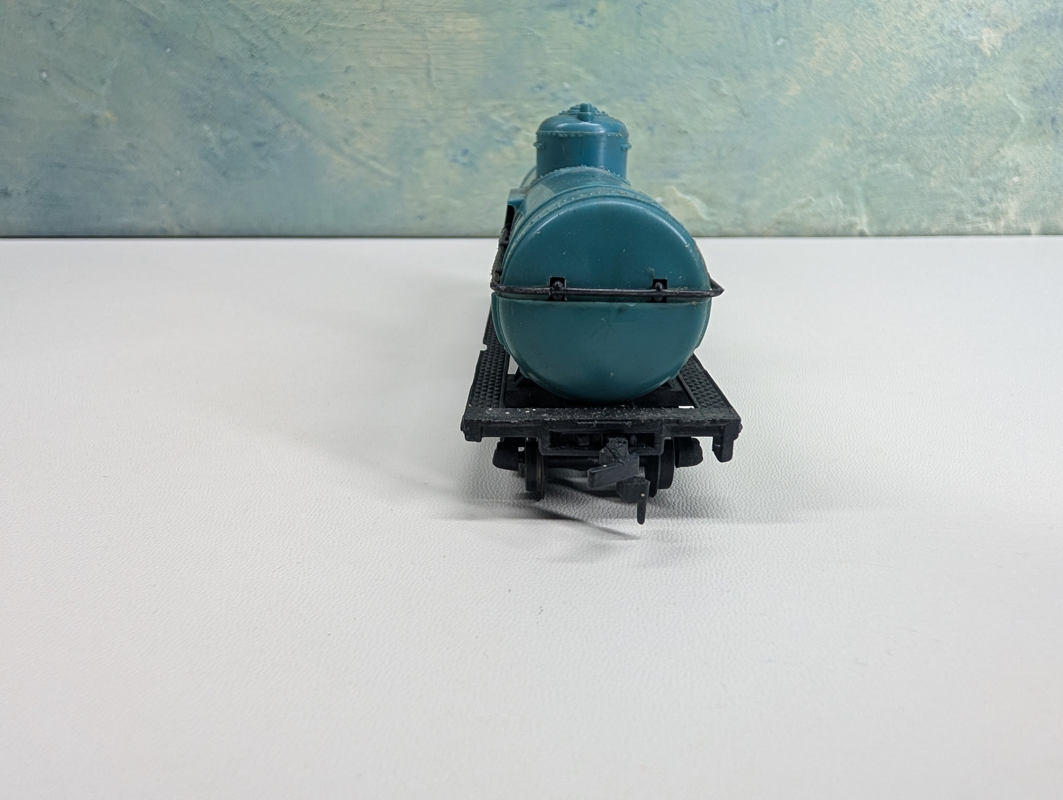 USED Model Power HO Scale Single Dome Tank Car Allstate Motor Oil