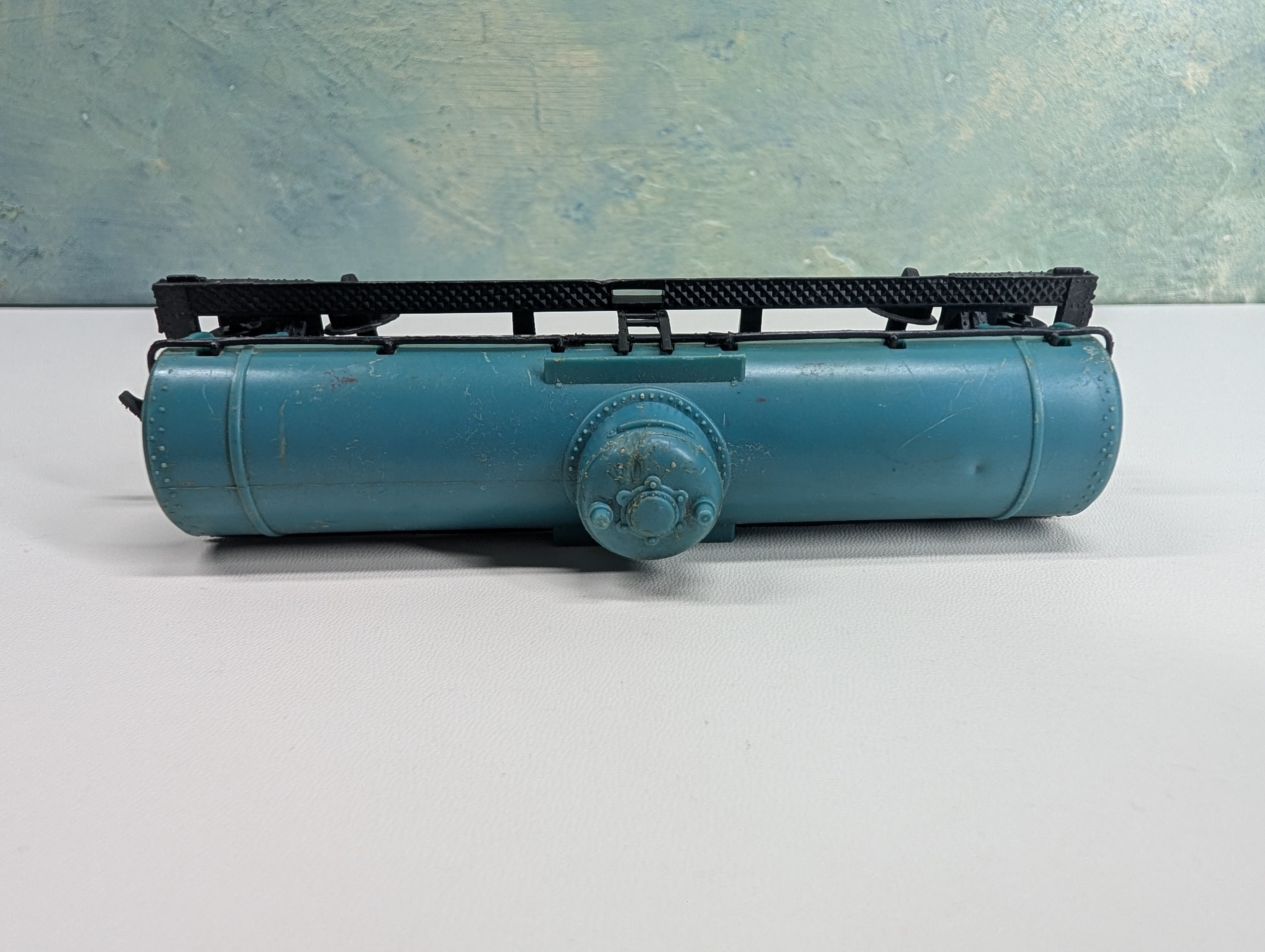 USED Model Power HO Scale Single Dome Tank Car Allstate Motor Oil