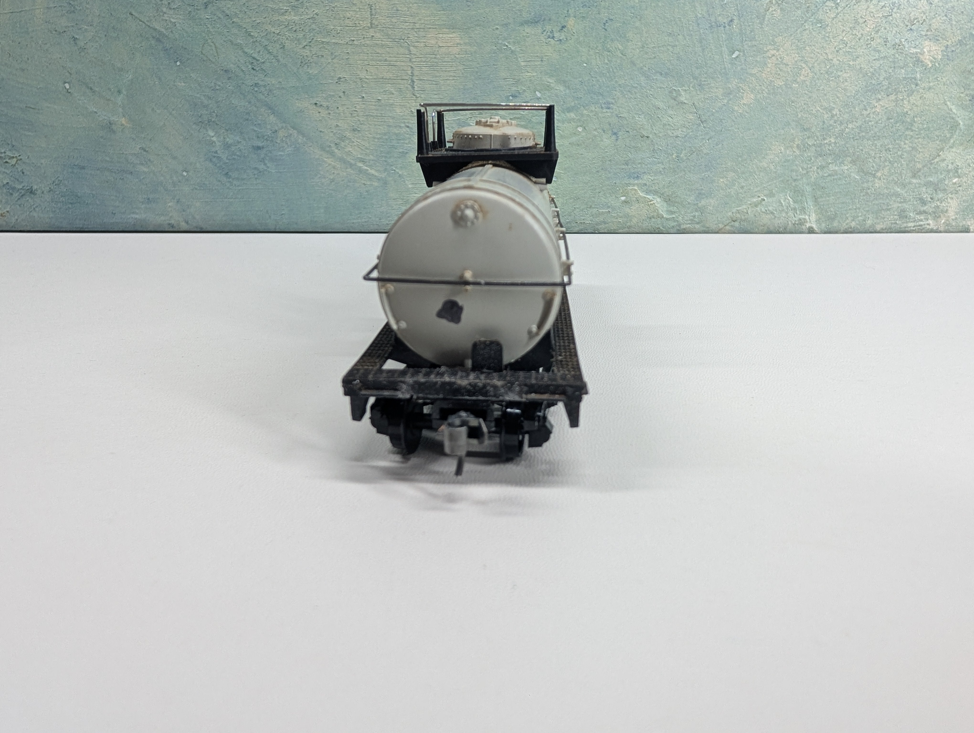 USED Tyco HO Scale Single Dome Tank Car Diamond Chemicals #74425