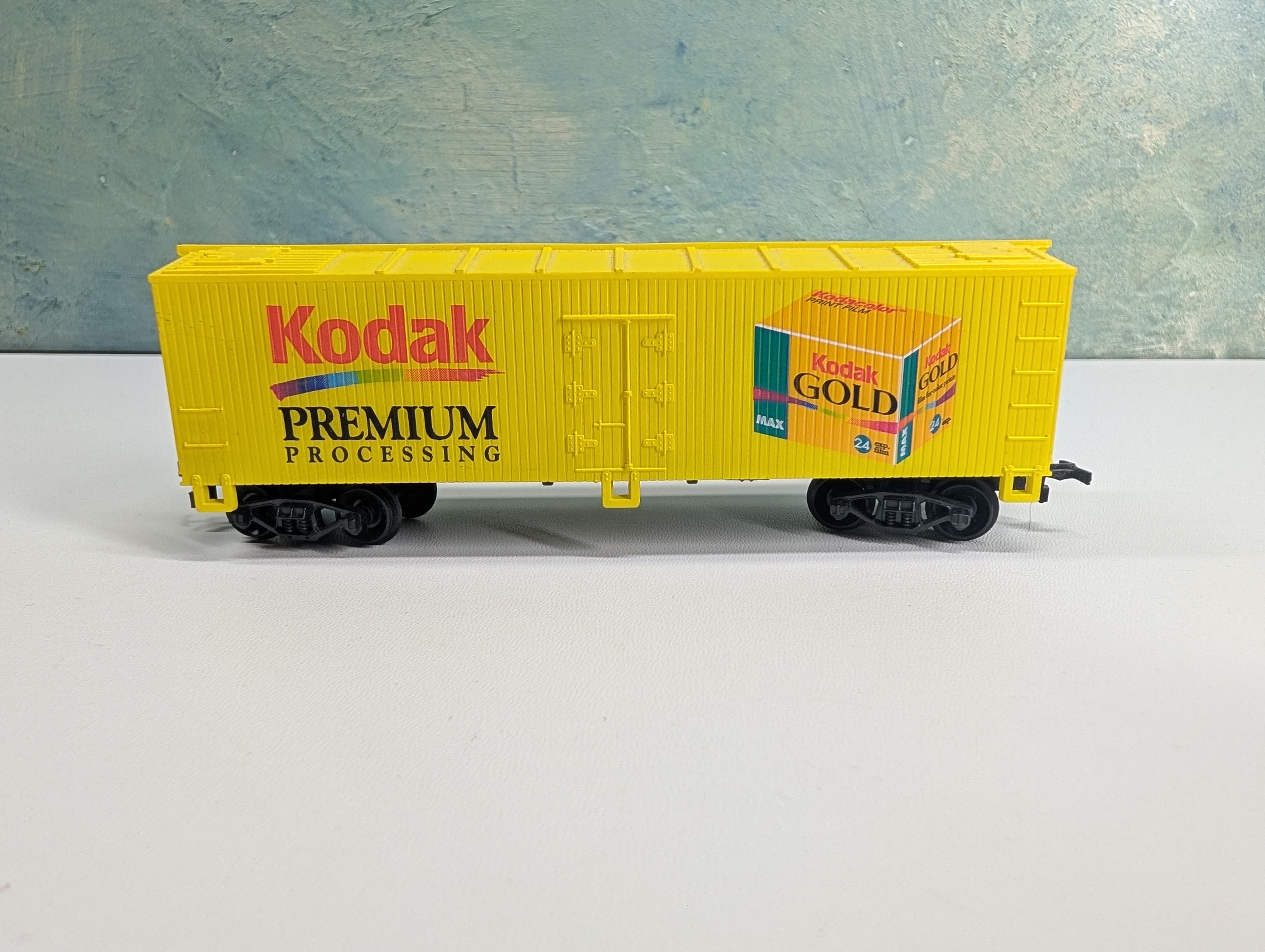 USED Life-Like HO Scale 38' Wooden Reefer Box Car Kodak RARE