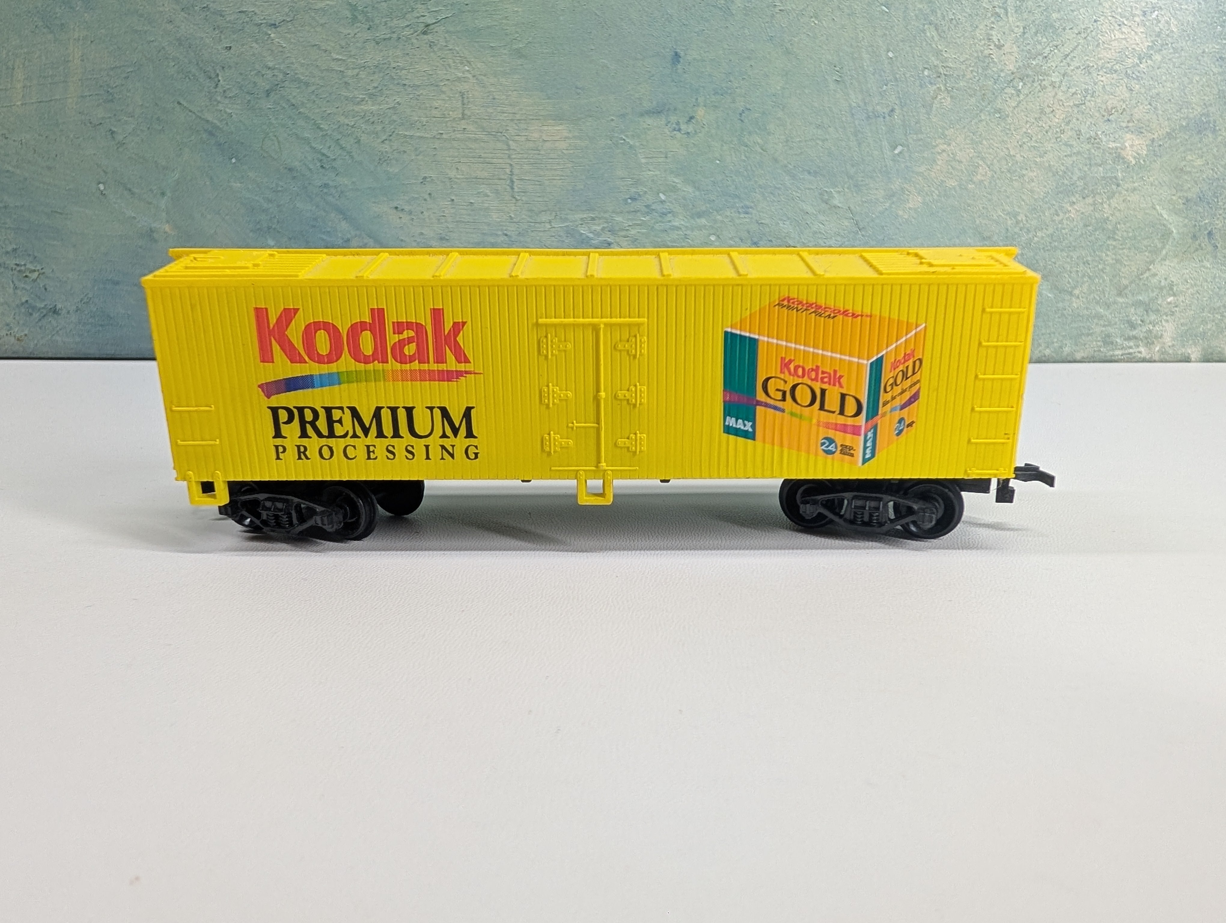 USED Life-Like HO Scale 38' Wooden Reefer Box Car Kodak RARE
