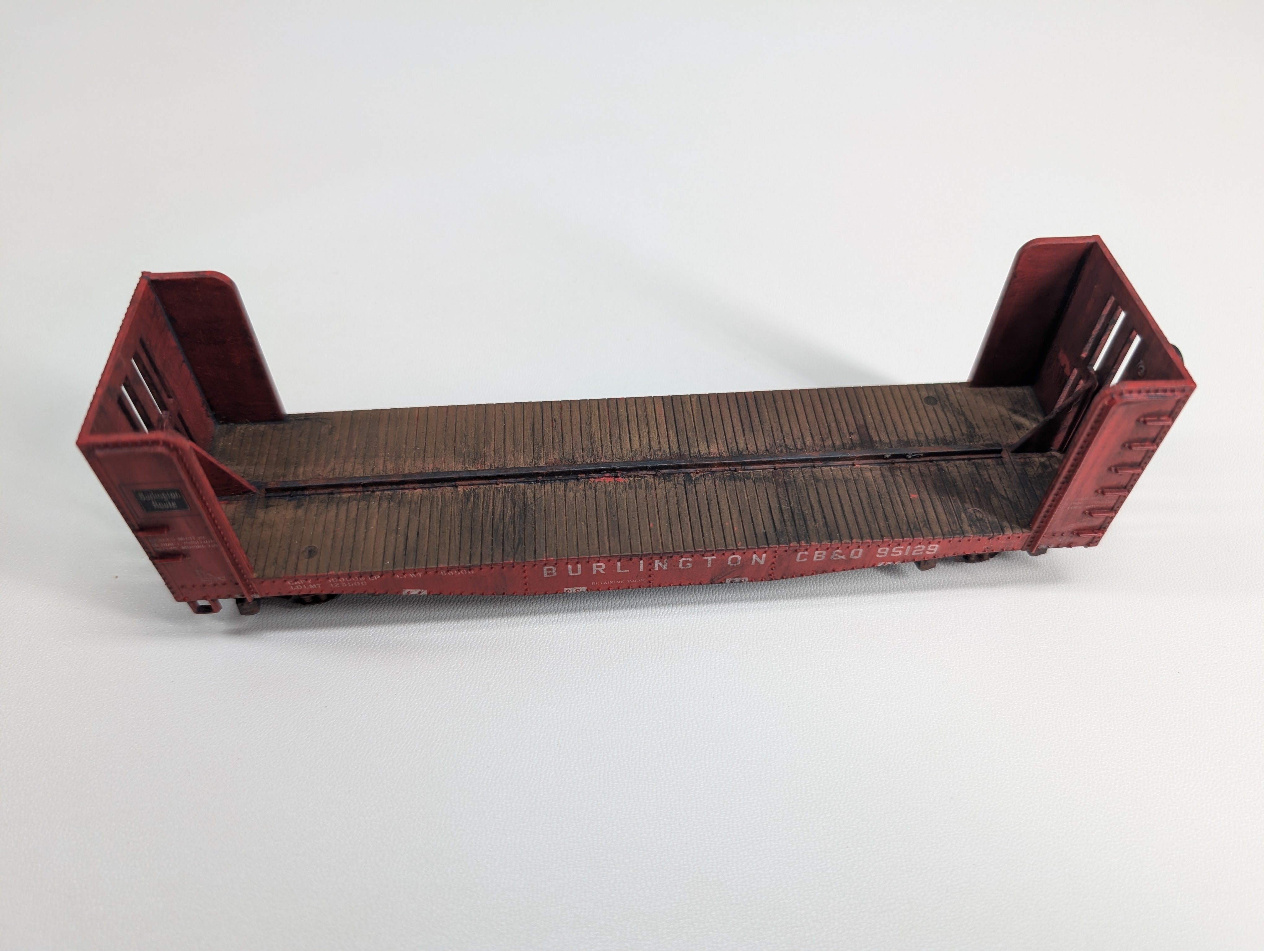 USED Athearn HO Scale 41' Bulkhead Flat Car Burlington CB&Q #95129 Weathering