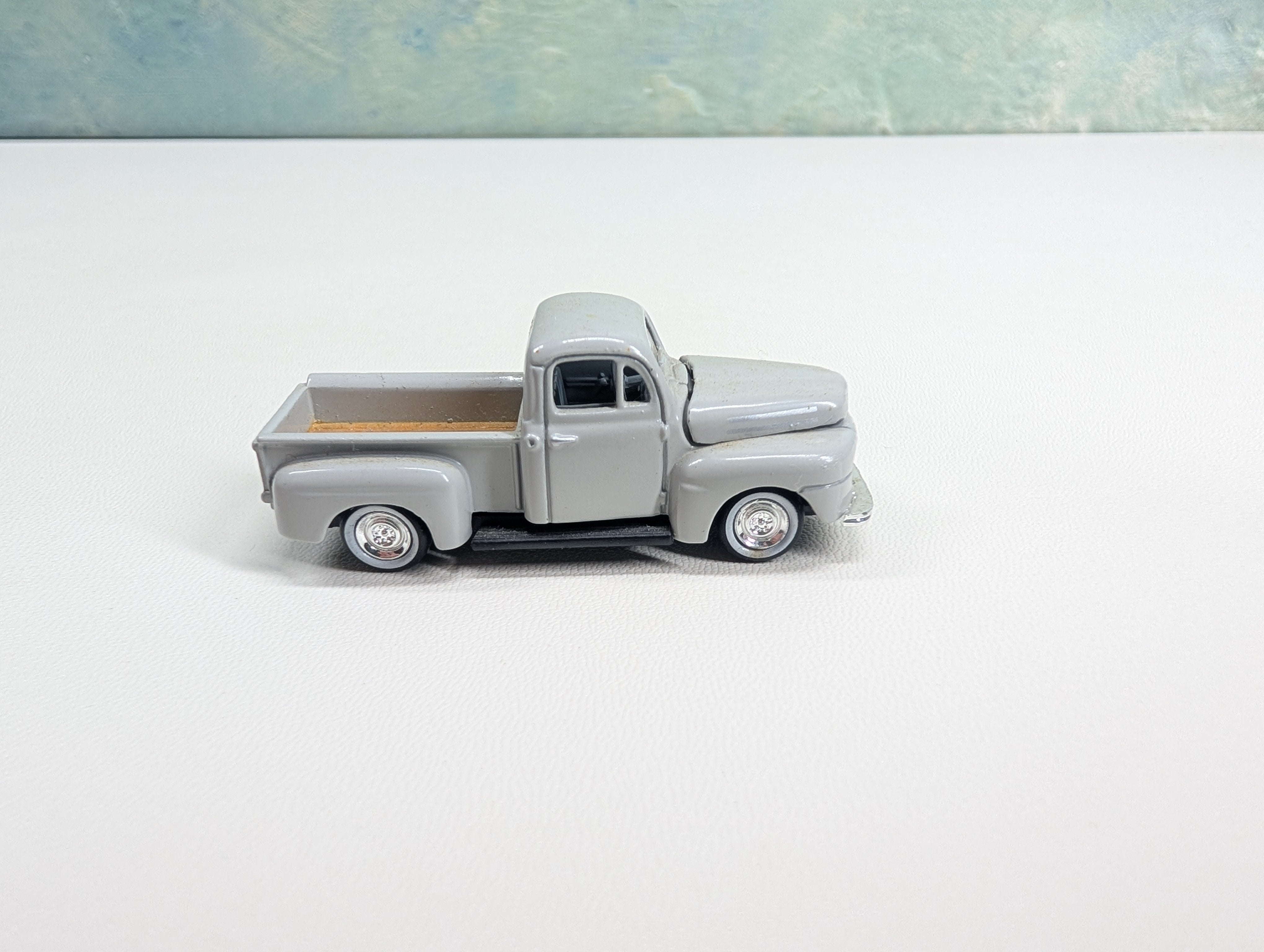 USED Classic Metal Works HO Scale TM Ford Pick-Up Truck, Light Gray