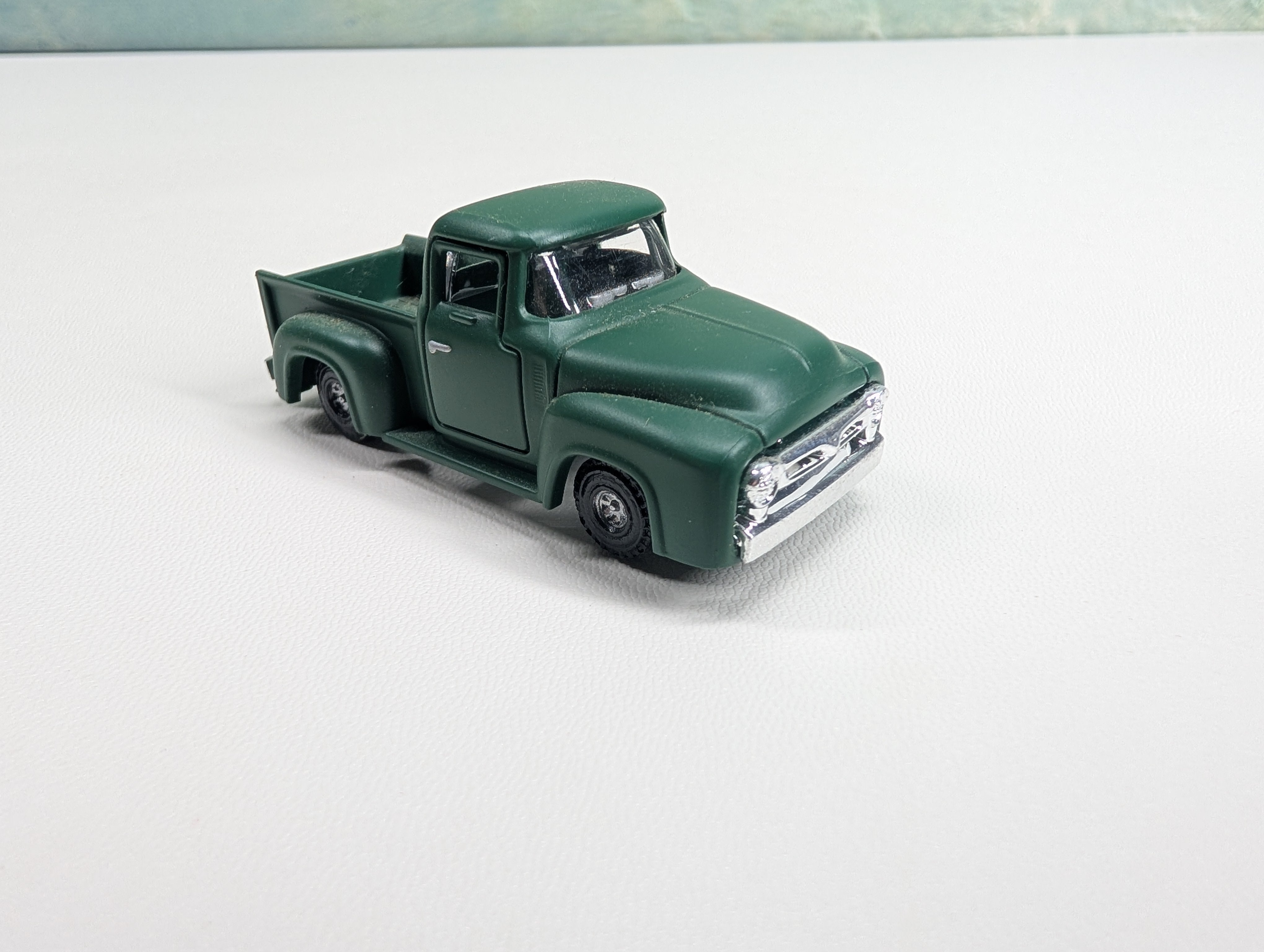 USED HO Scale Green Pick-Up Truck