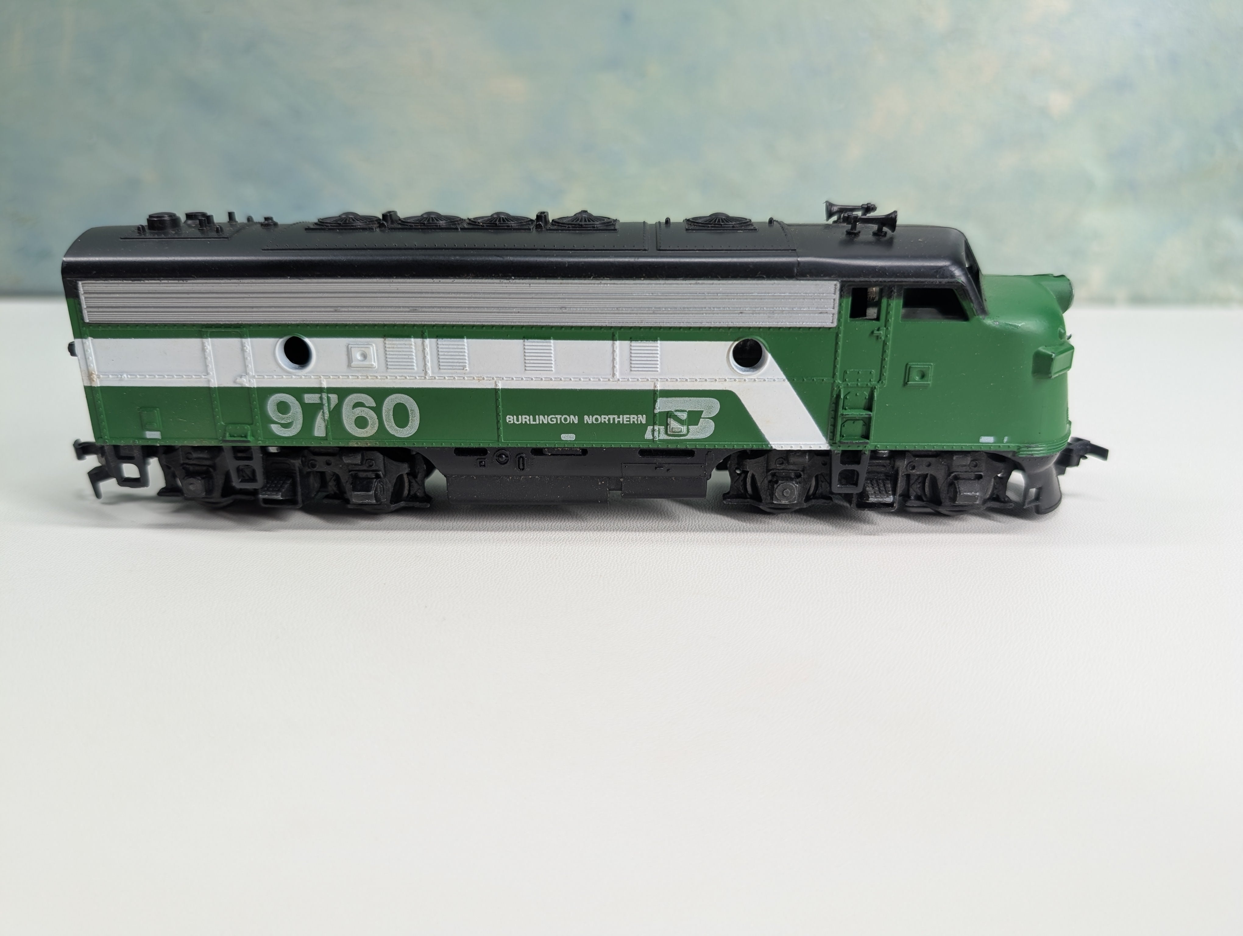 USED Athearn HO Scale F7A Diesel Locomotive Burlington Northern BN #9760 Runs Great! DC