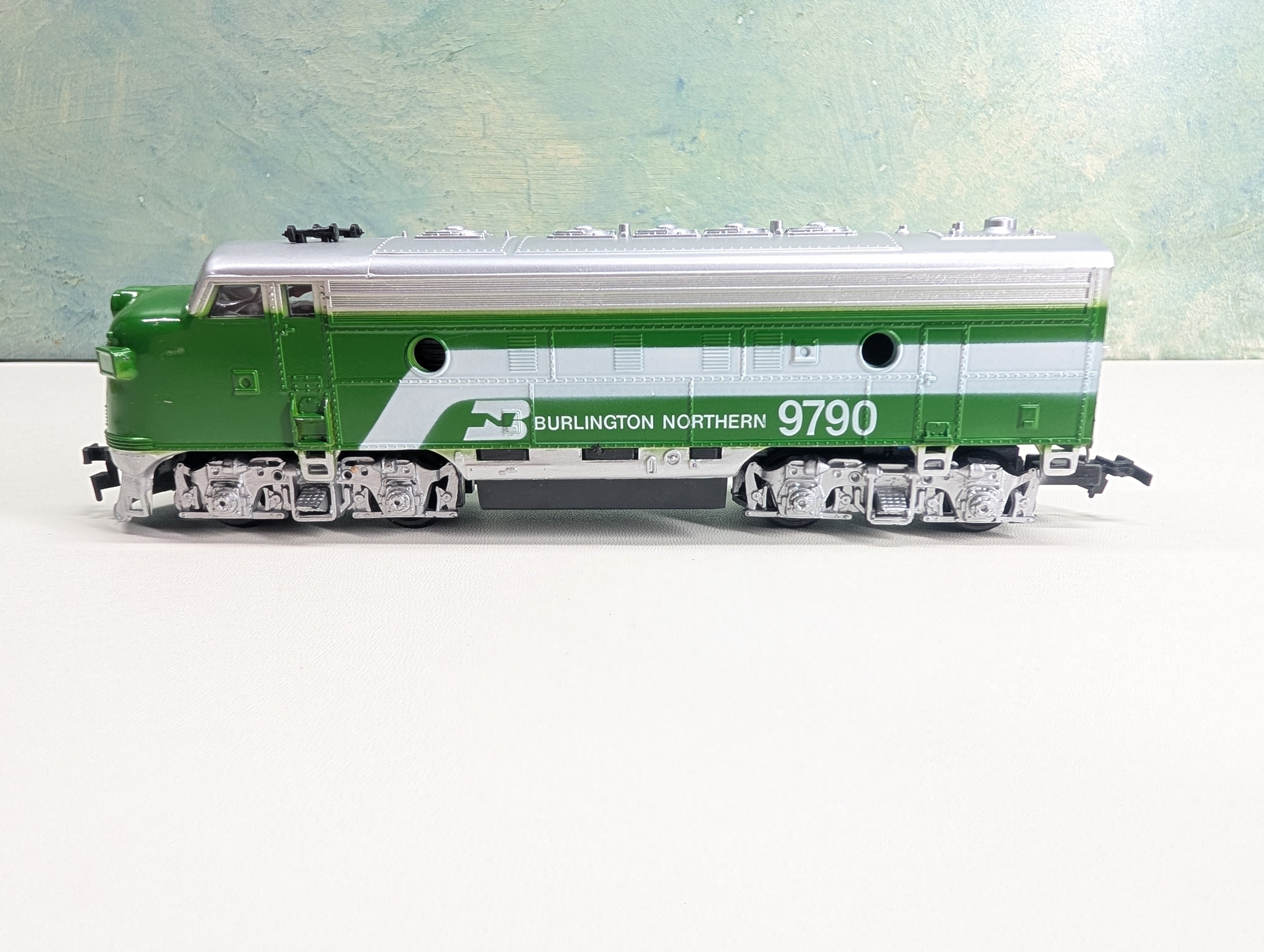 USED Life-Like HO Scale F7A Diesel Locomotive Burlington Northern BN #9790 Parts/Repairs