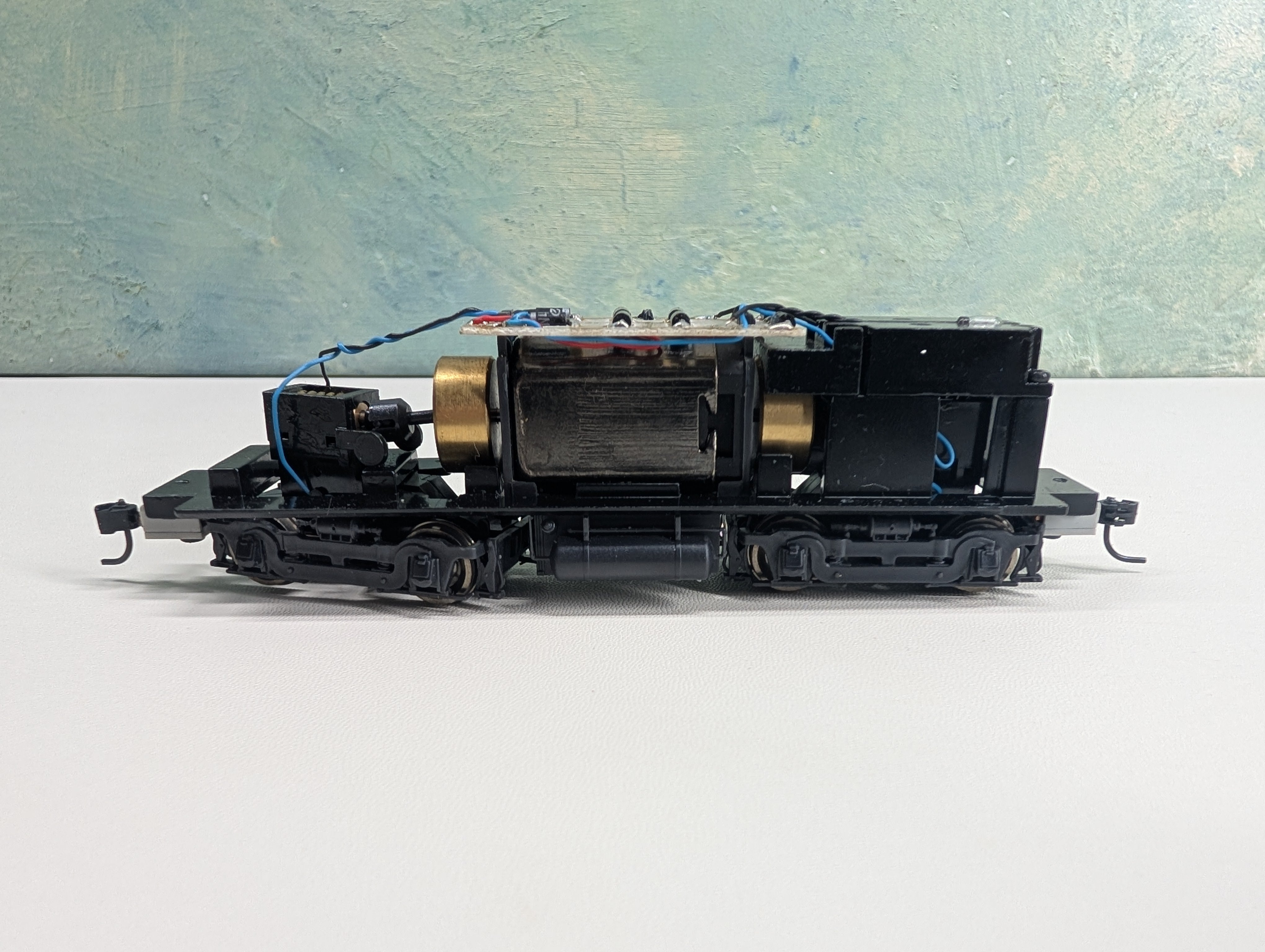 USED Life-Like 30073 HO Scale Proto 2000 SW8/900/600 Switcher Diesel Locomotive Chassis Only Runs Great! DC