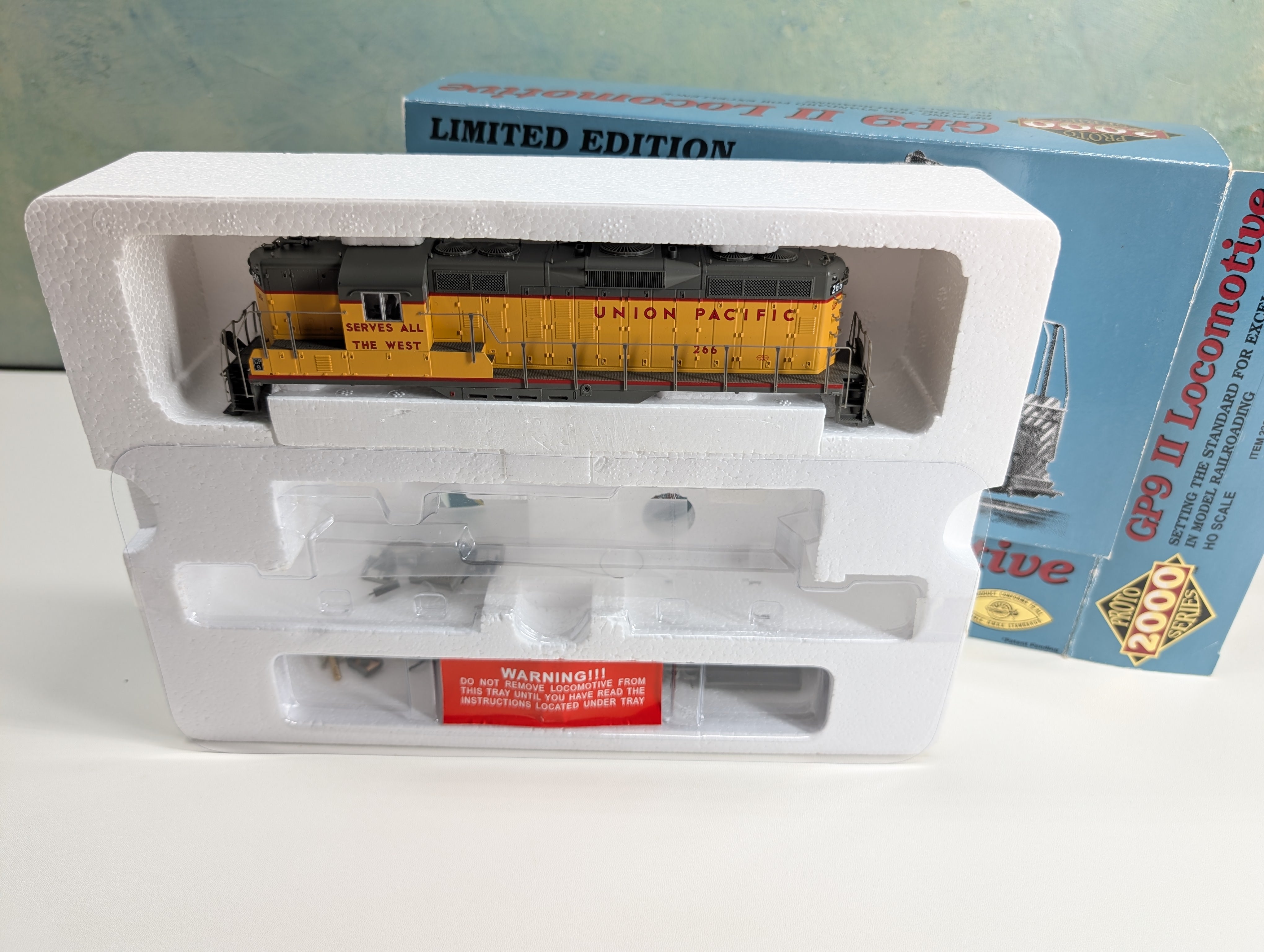 USED Life-Like 23622 HO Scale GP9 II Diesel Locomotive Shell Only Union Pacific UP #266