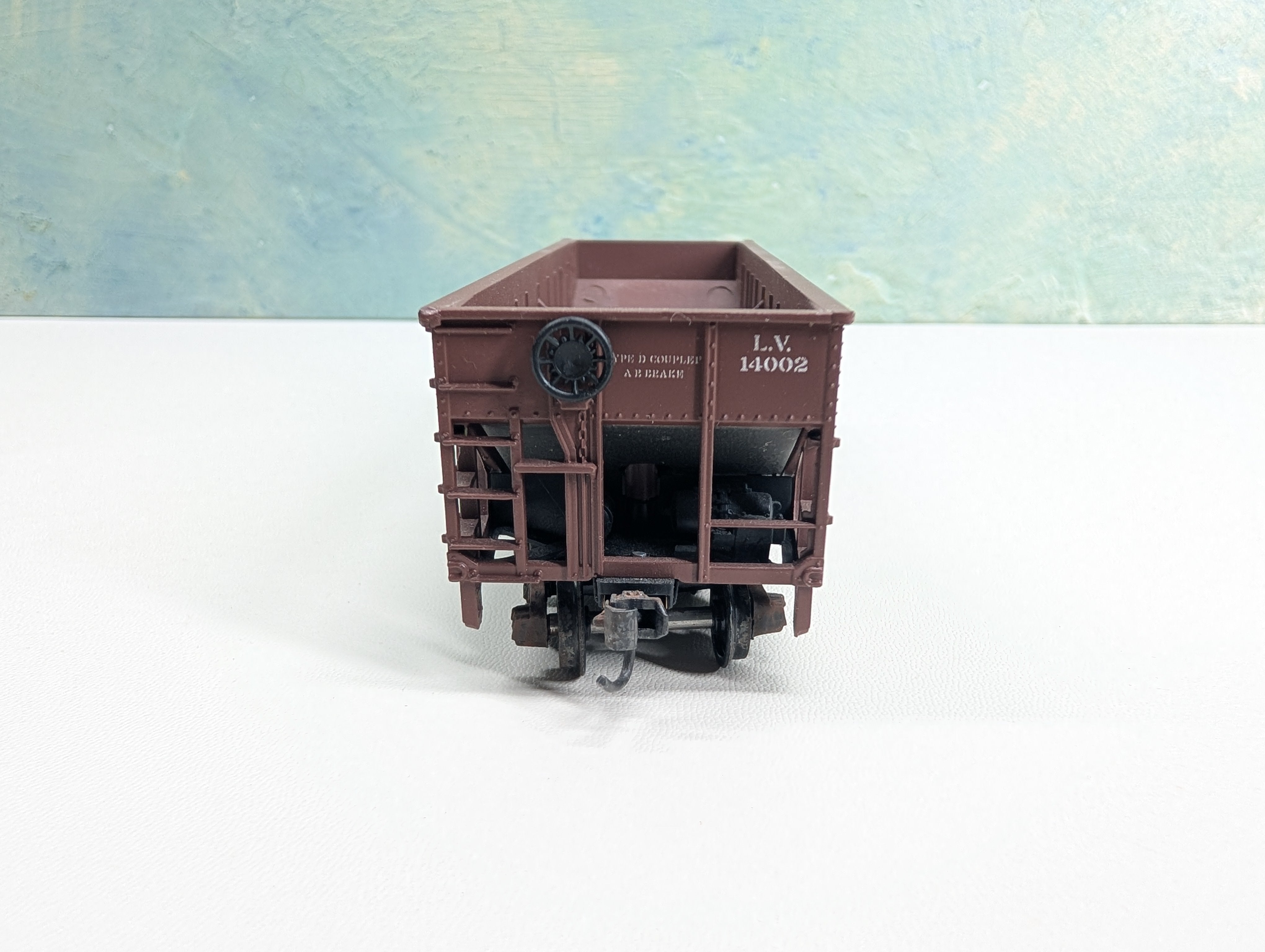 USED Athearn HO Scale 2 Bay Hopper Lehigh Valley LV #14002