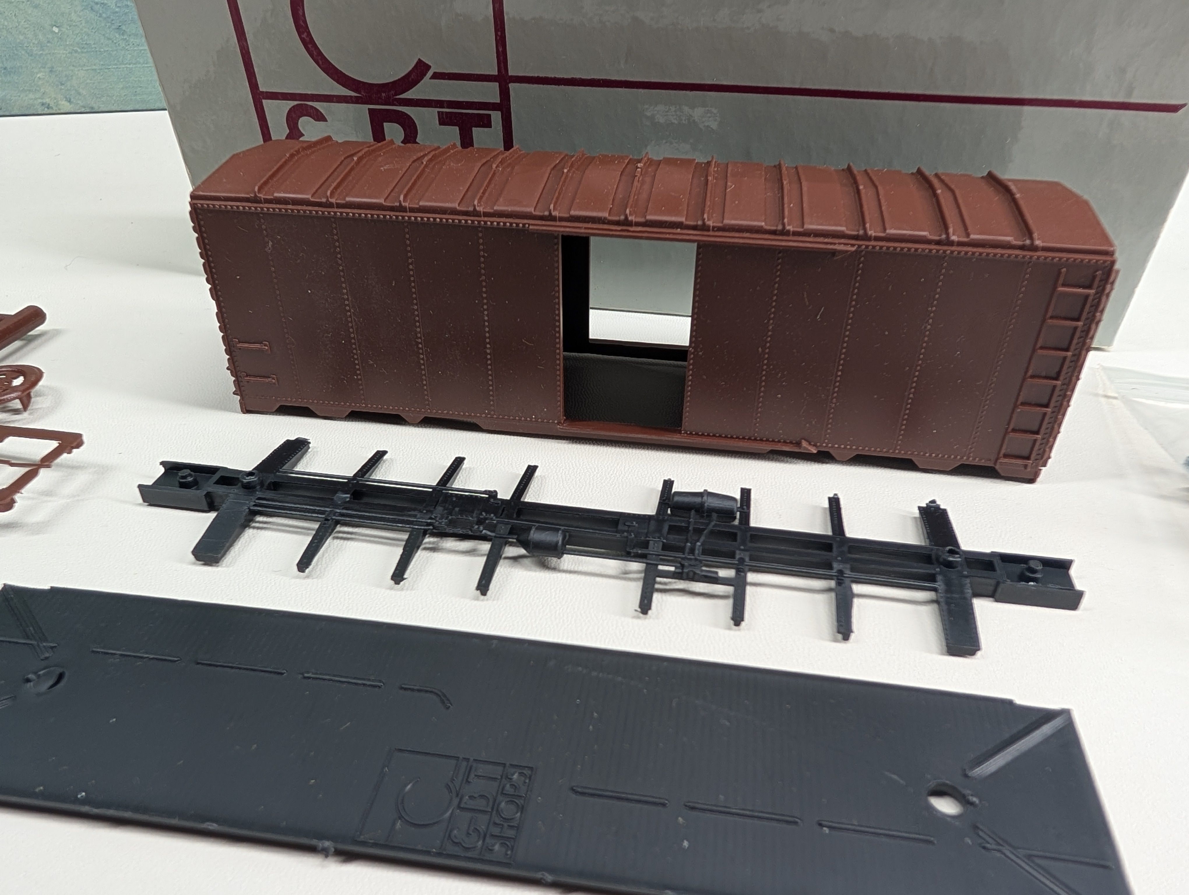 USED C&BT SHOPS #0100 HO Scale 1944 AAR 40' Box Car - Undecorated KIT
