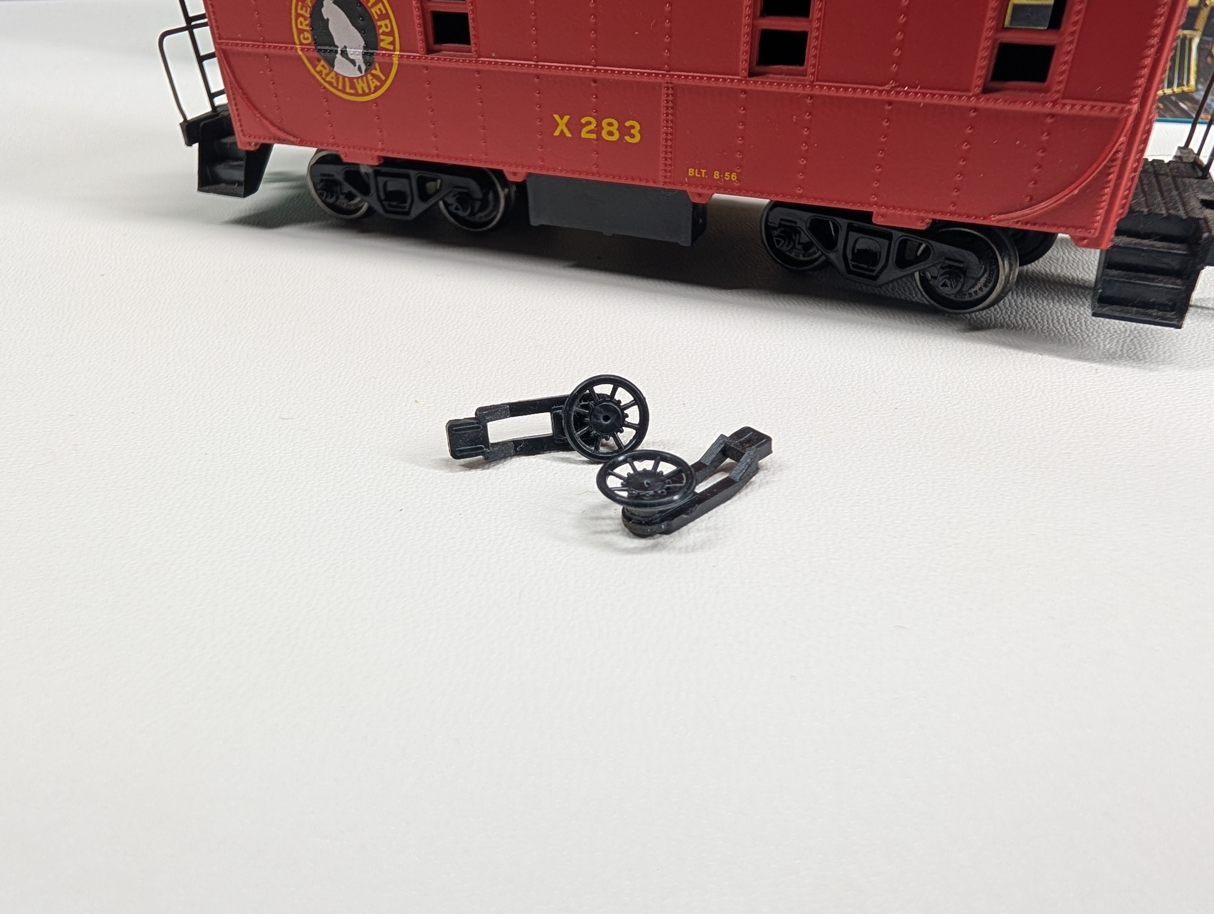 USED Athearn 1260 HO Scale Caboose Great Northern GN #X283 Metal Wheels