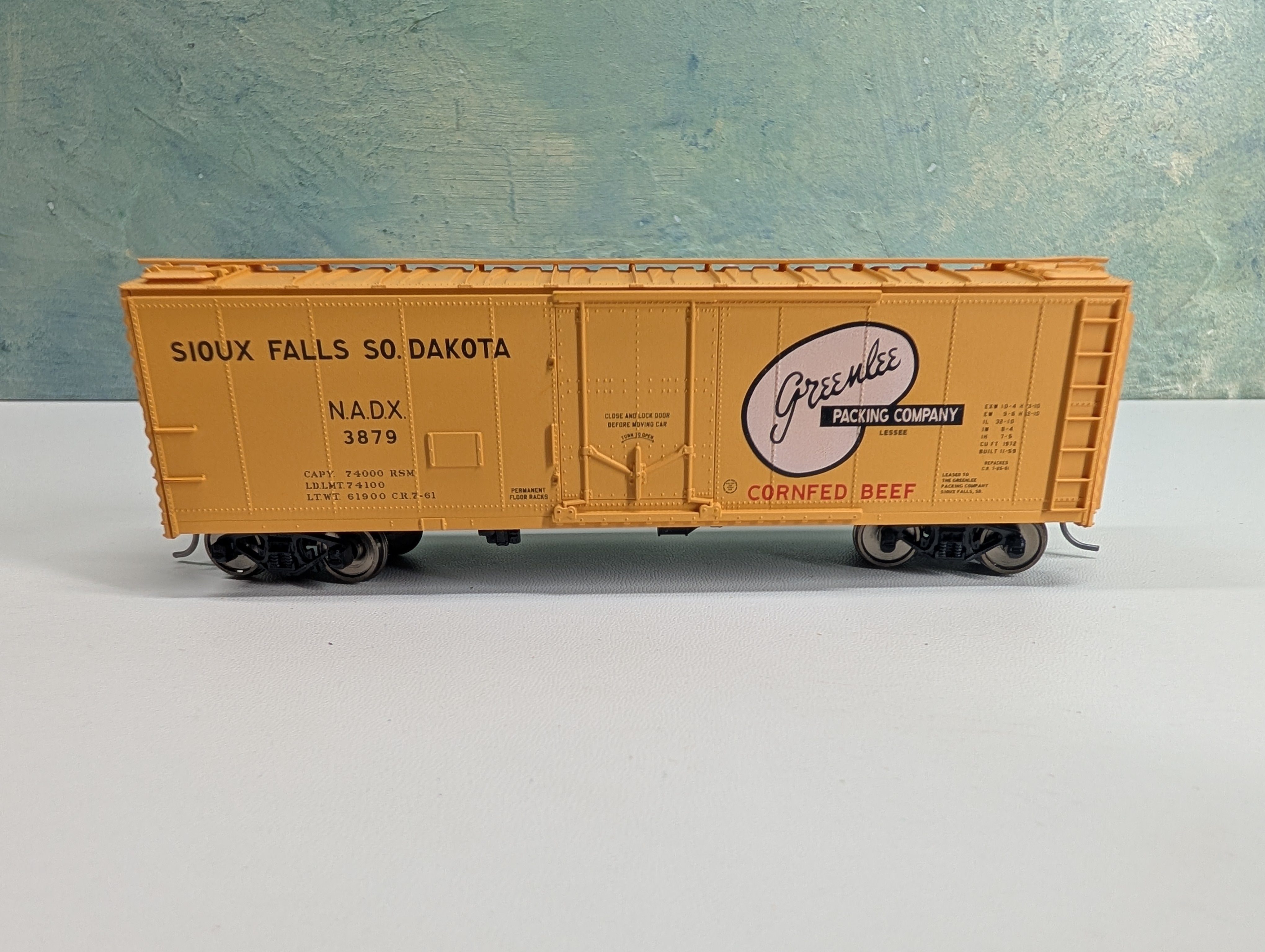 USED Accurail 8525 HO Scale 40' Plug Door Steel Reefer Greenlee Packing NADX #3879 Sioux Falls SO. Dakota, Metal Wheels