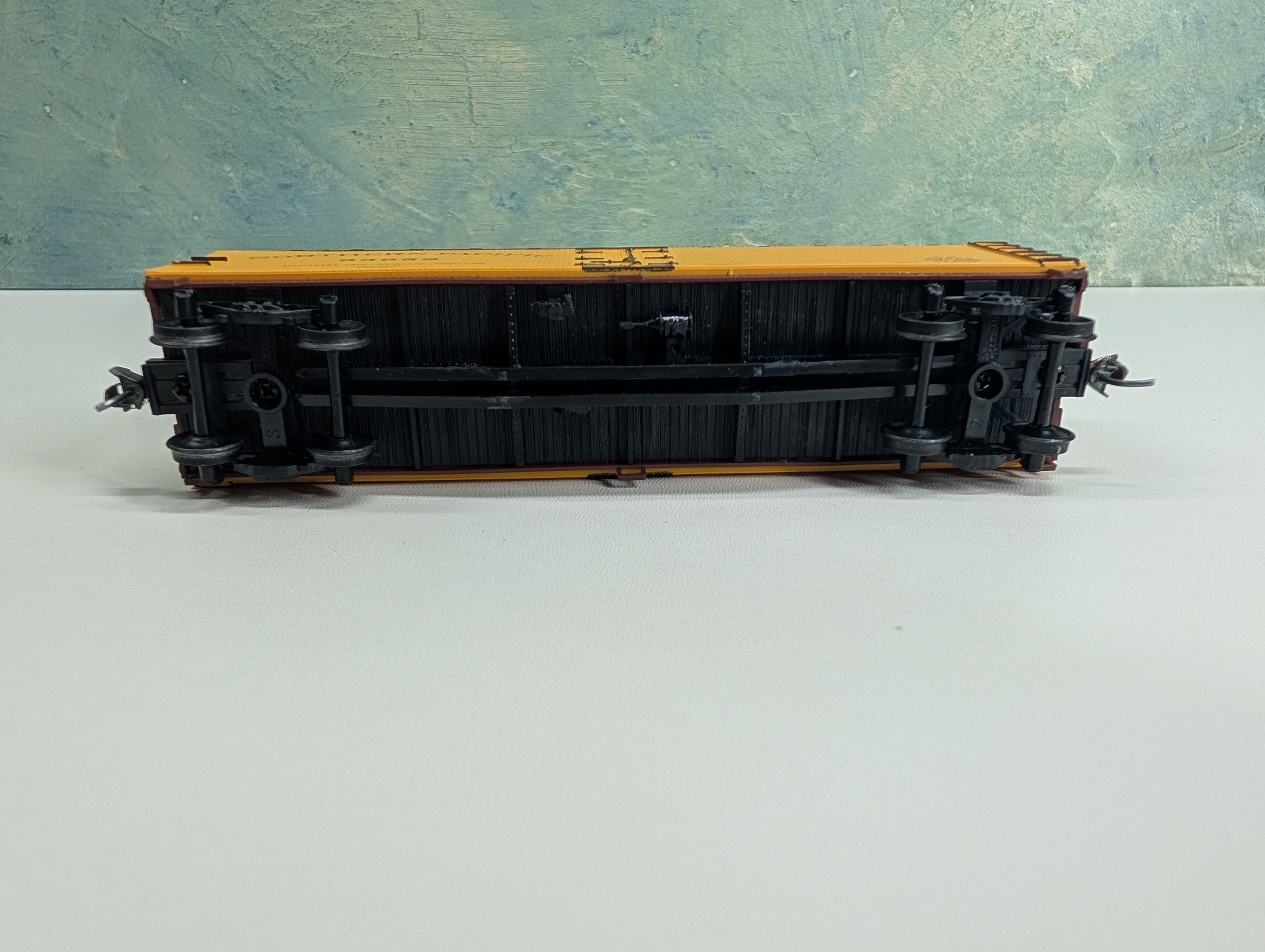 USED Accurail 81442 HO Scale 40' Wood Refrigerator Box Car Northern Pacific #93652 Metal Wheels