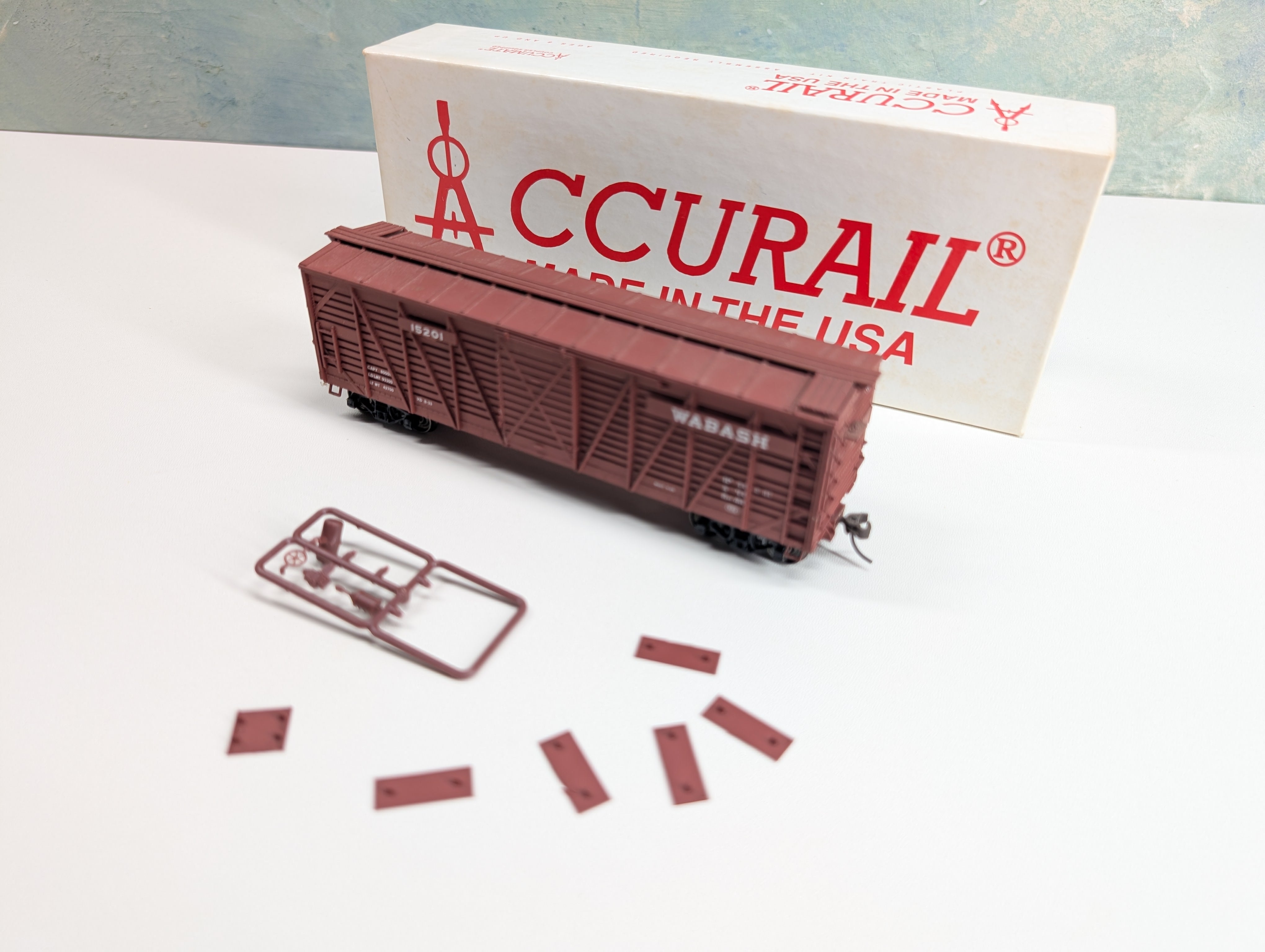 USED Accurail 4706 HO Scale 40' Wood Stock Car Wabash #15201