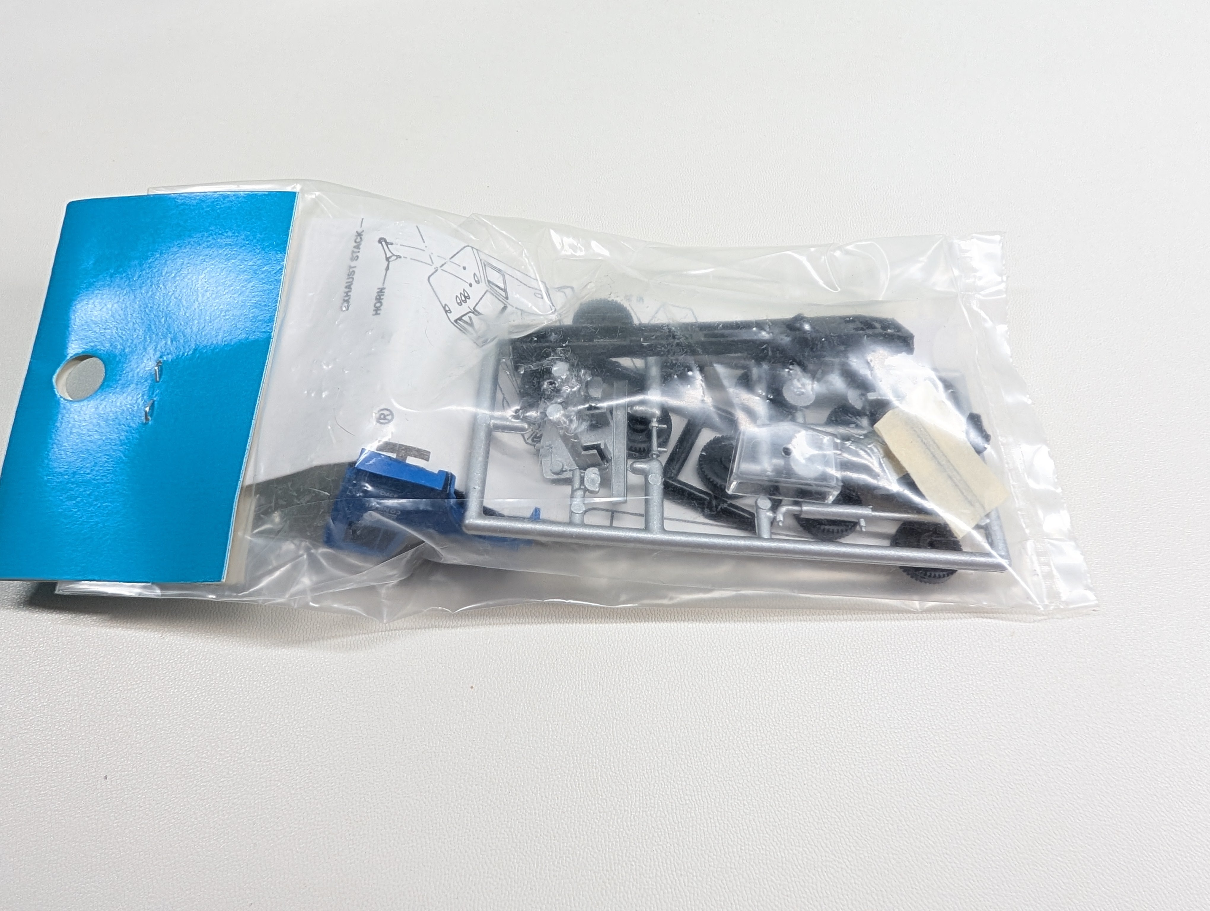 Athearn 5668 HO Scale Conventional Tractor Conrail