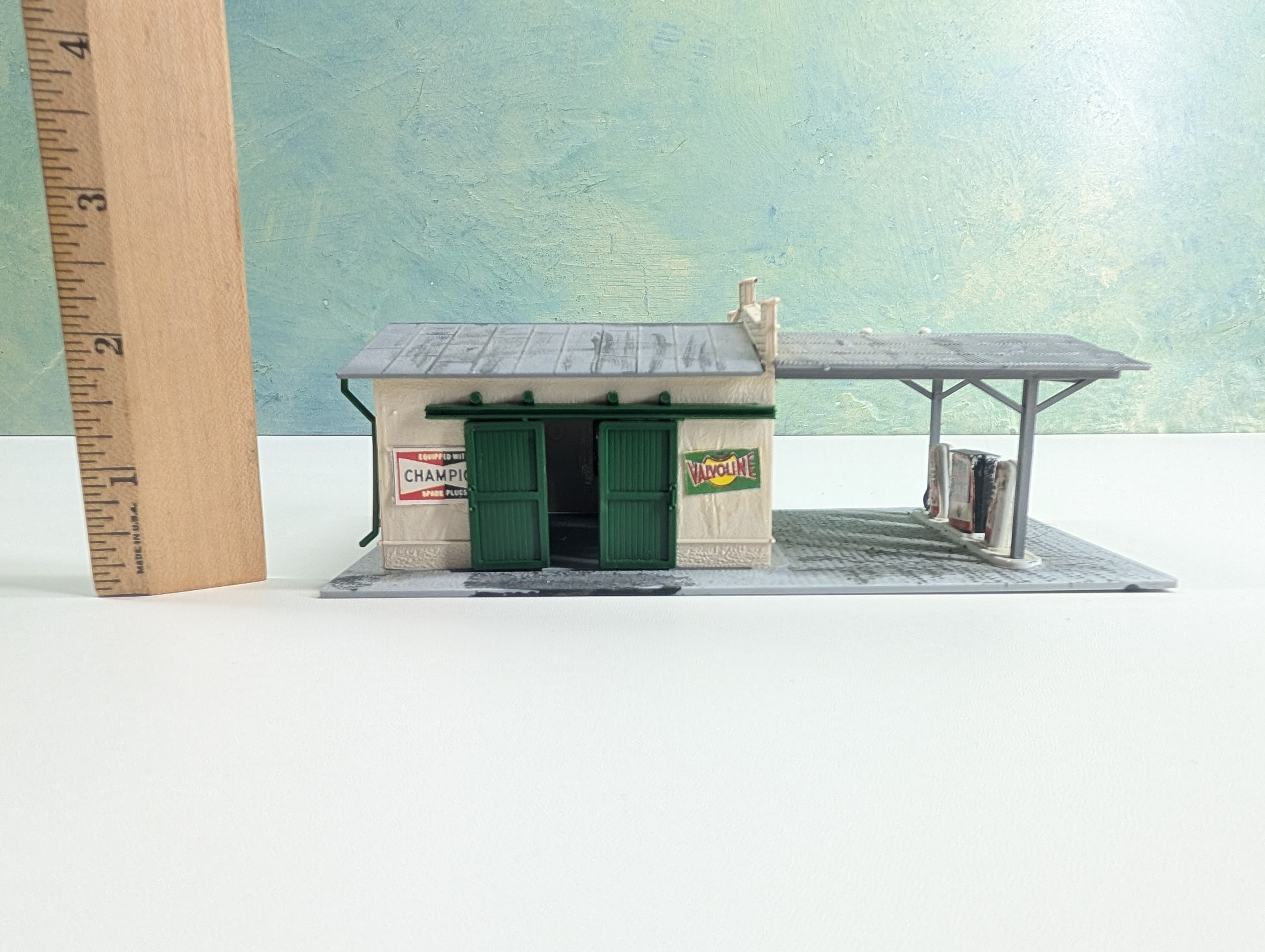 USED Pola HO Scale Service Station, Texaco