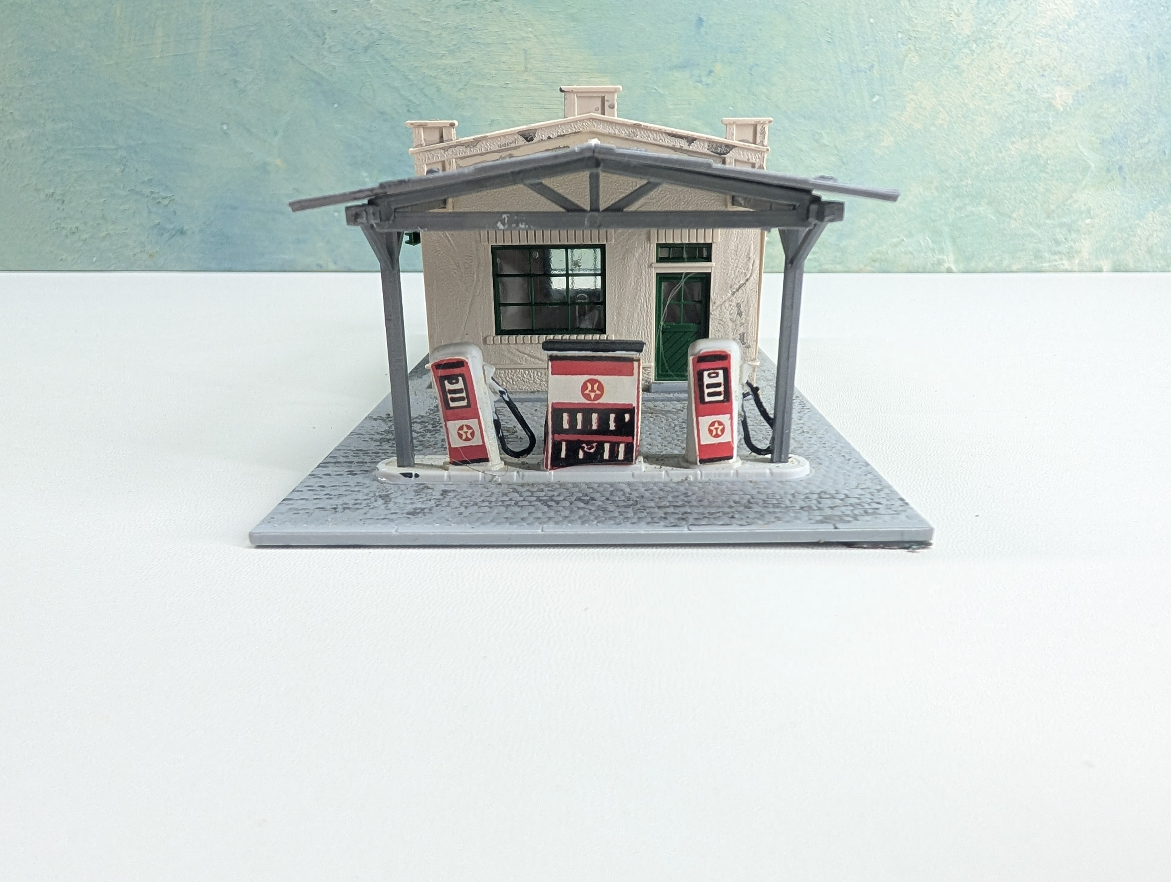 USED Pola HO Scale Service Station, Texaco