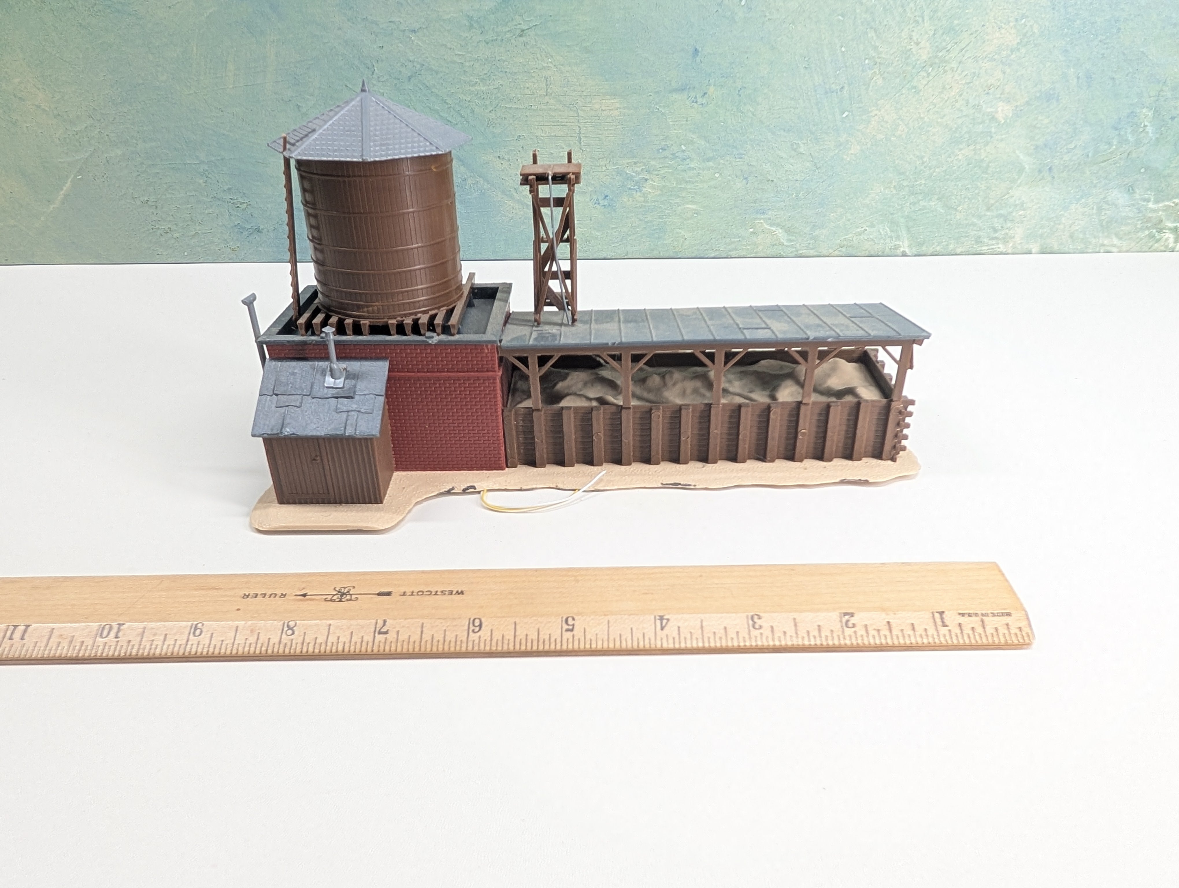 USED Pola HO Scale Sand House w/ Water Tower