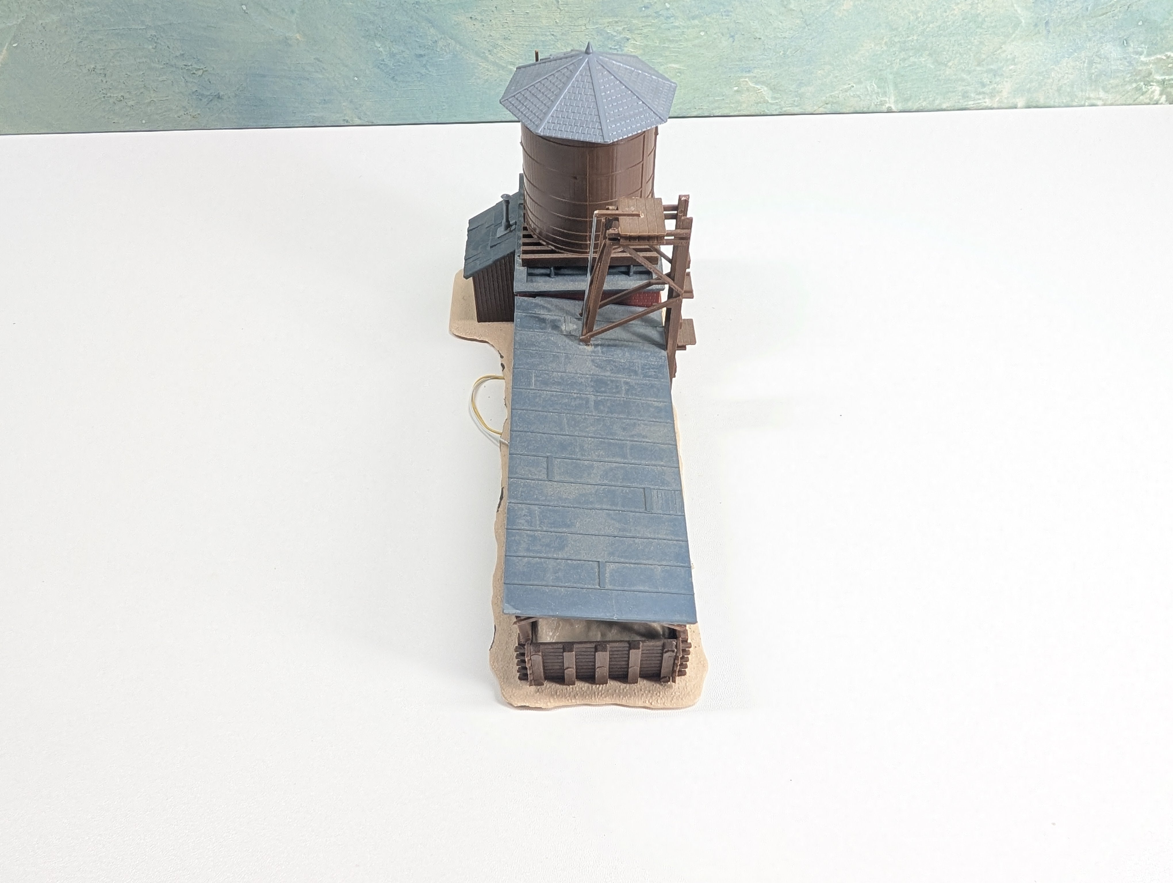 USED Pola HO Scale Sand House w/ Water Tower