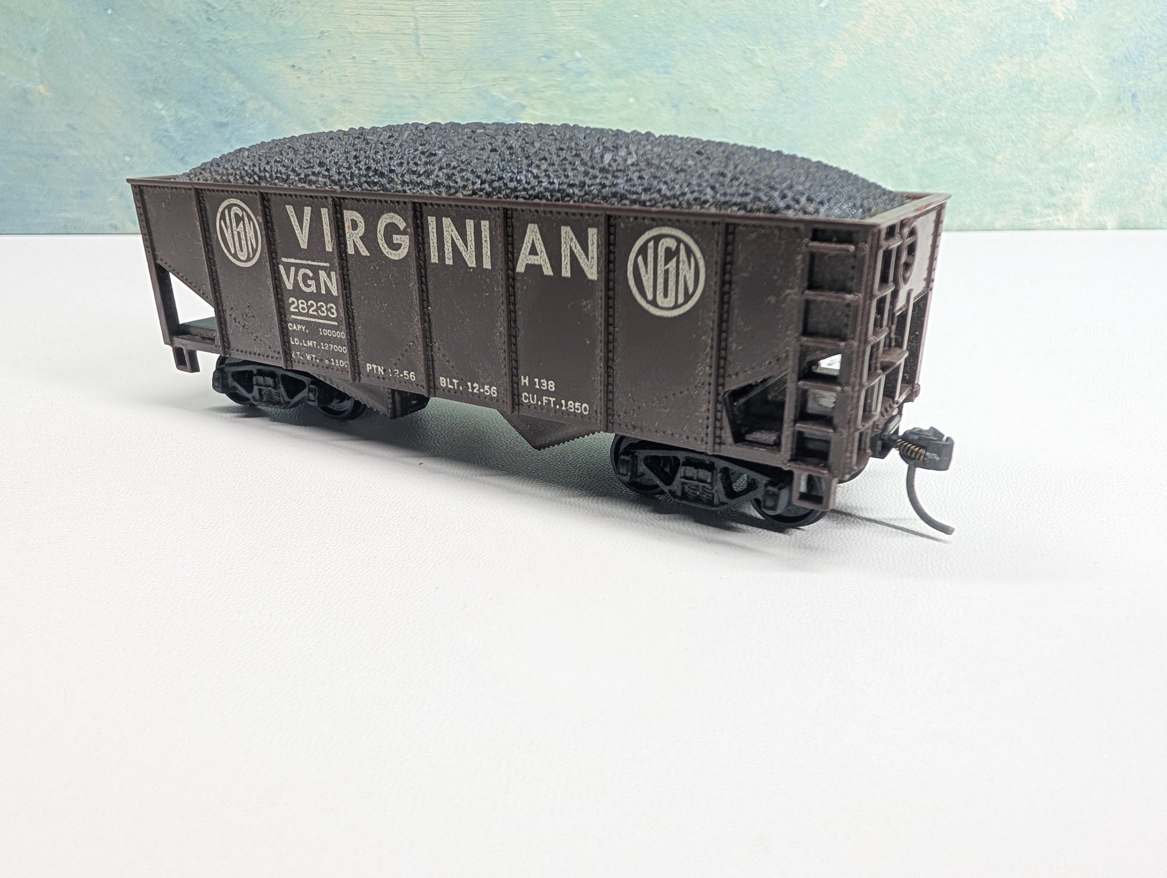 USED Marx HO Scale 2 Bay Hopper w/ Load Virginian VGN #28233