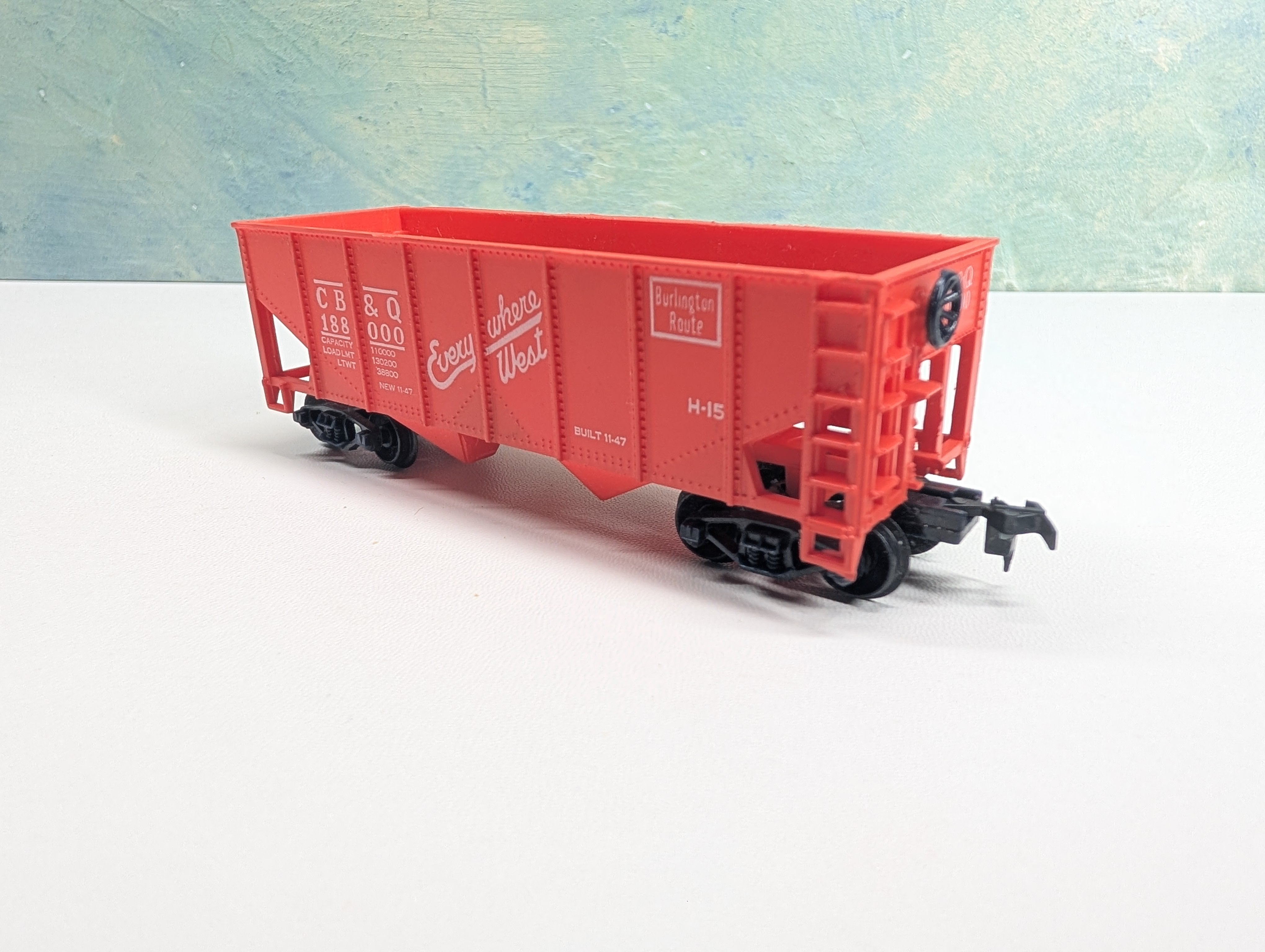 USED Varney HO Scale 2 Bay Hopper Burlington CB&Q #188000