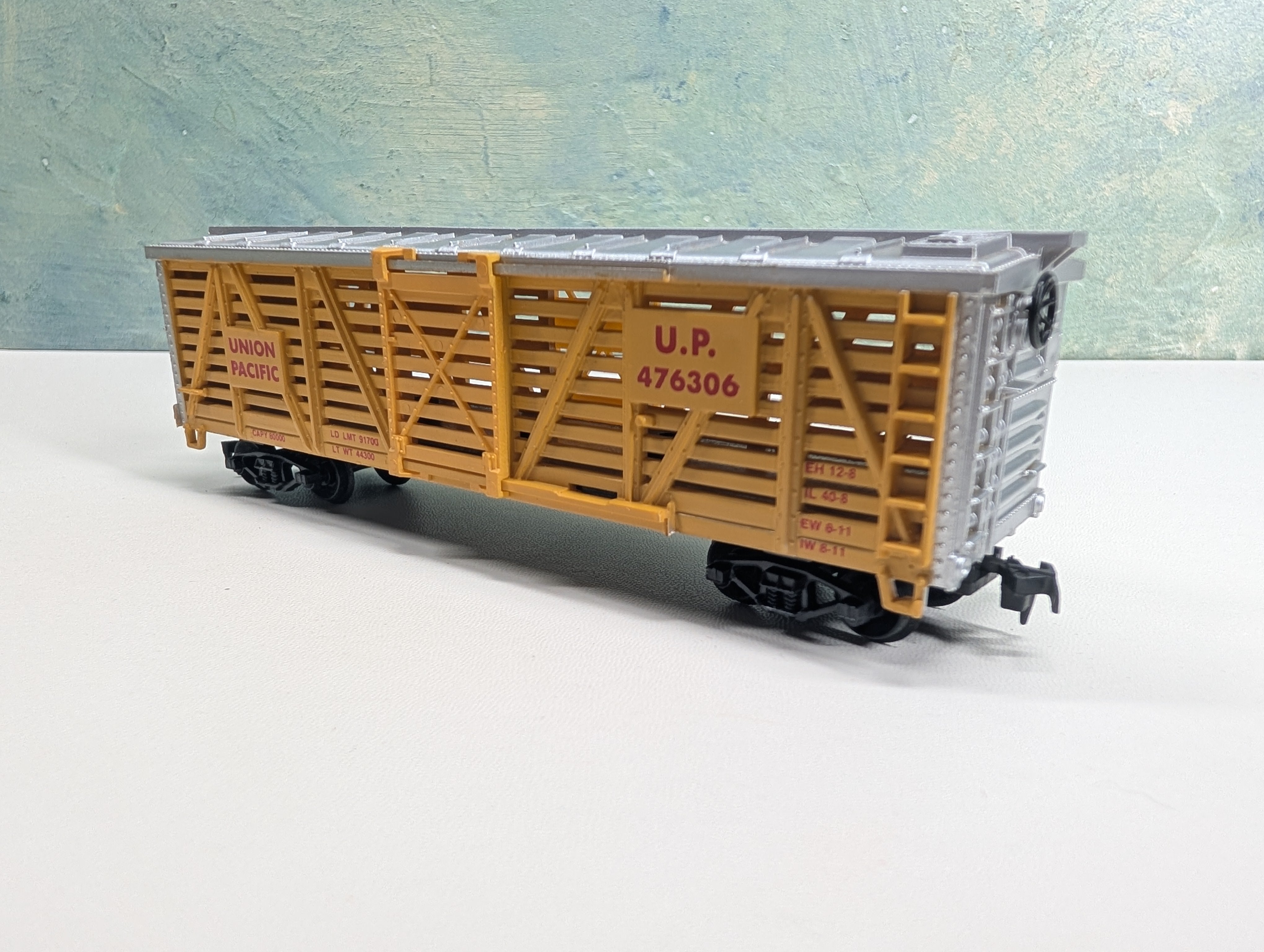 USED Life-Like HO Scale 40' Cattle Livestock Car Union Pacific UP #476306