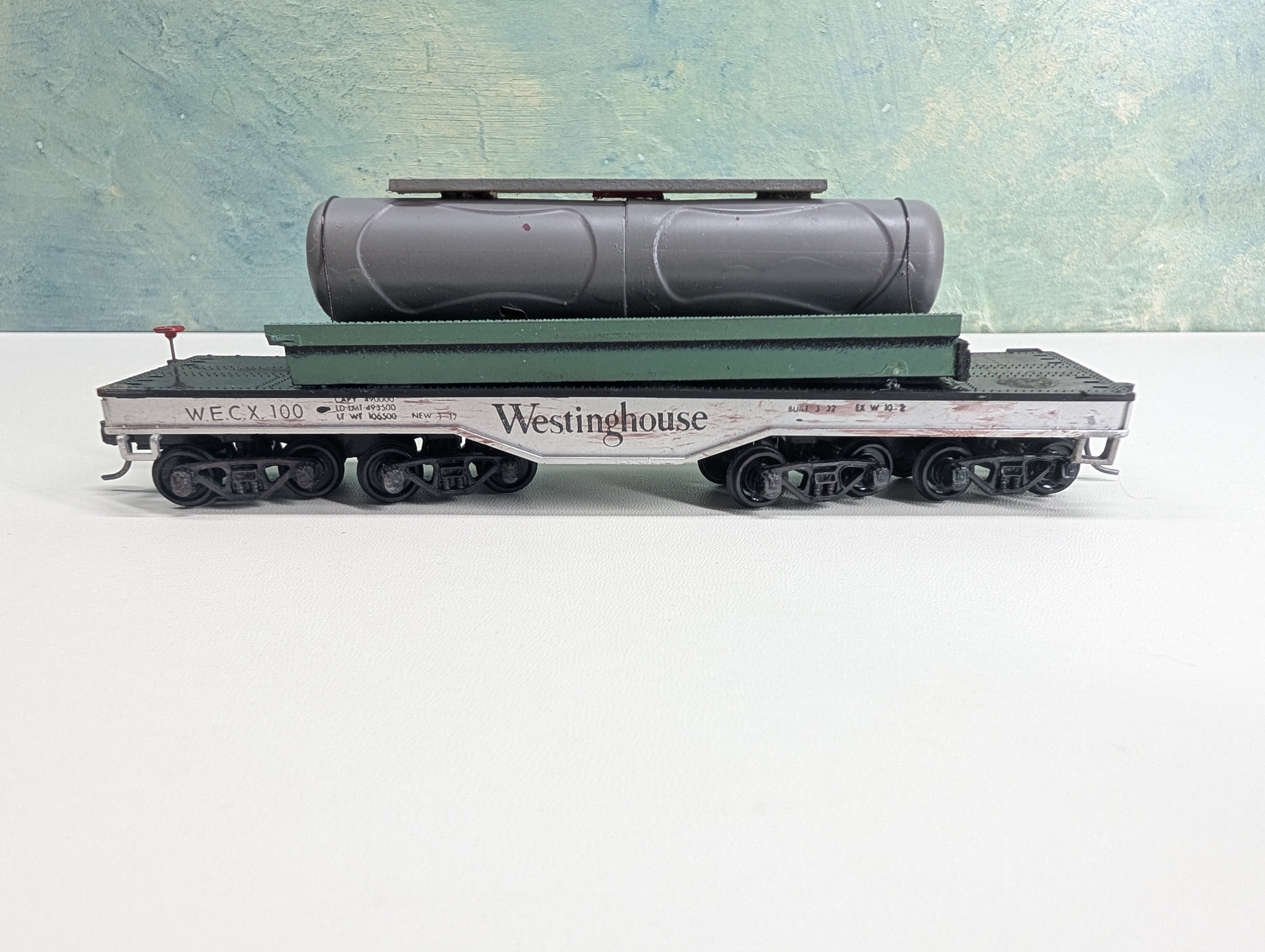USED Athearn HO Scale Heavy Duty Flat Car Westinghouse WECX #100 w/ Custom Load