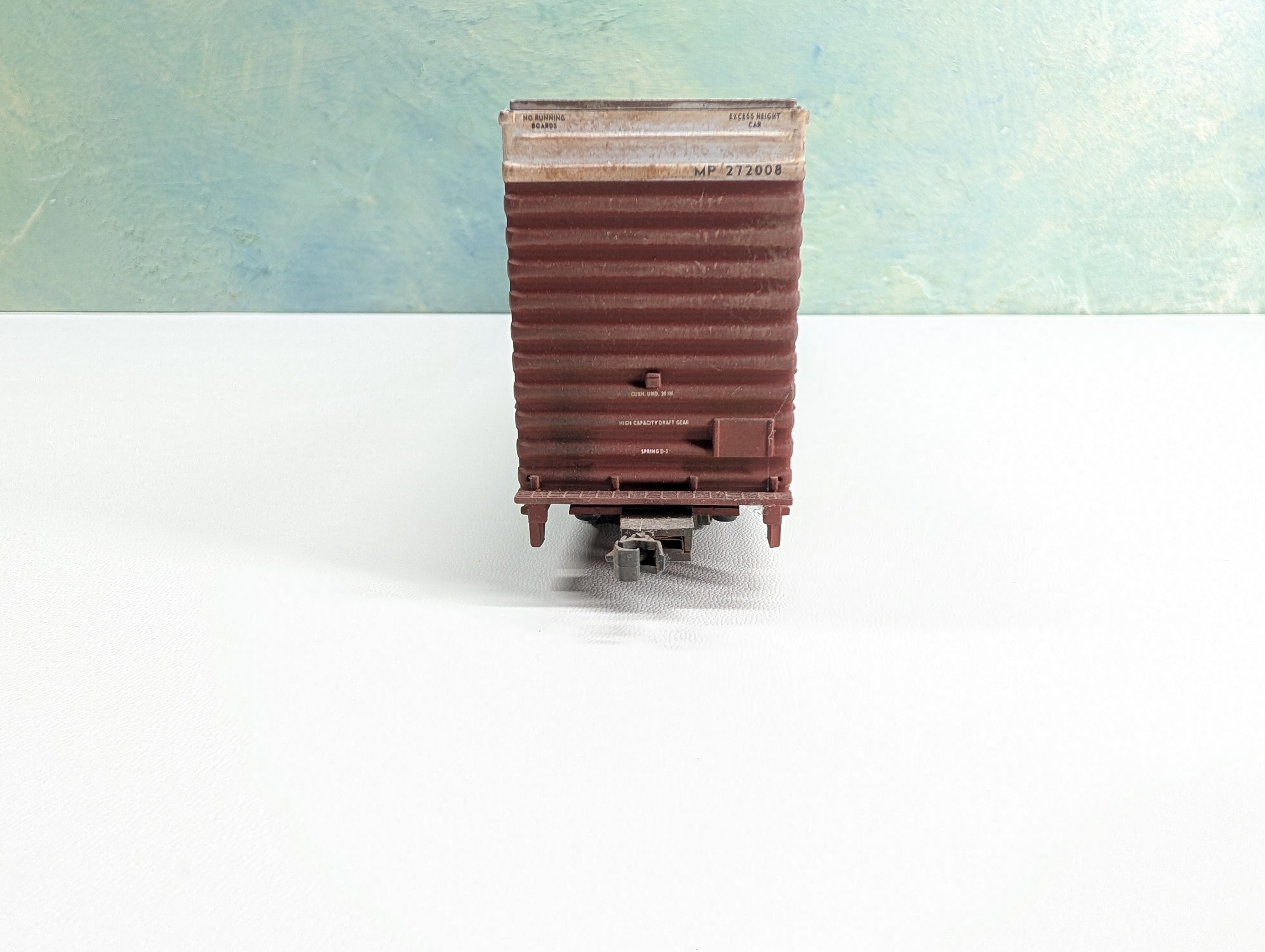 USED Walthers HO Scale 86' HI-Cube Box Car Missouri Pacific MP #272008 Weathered, Metal Wheels