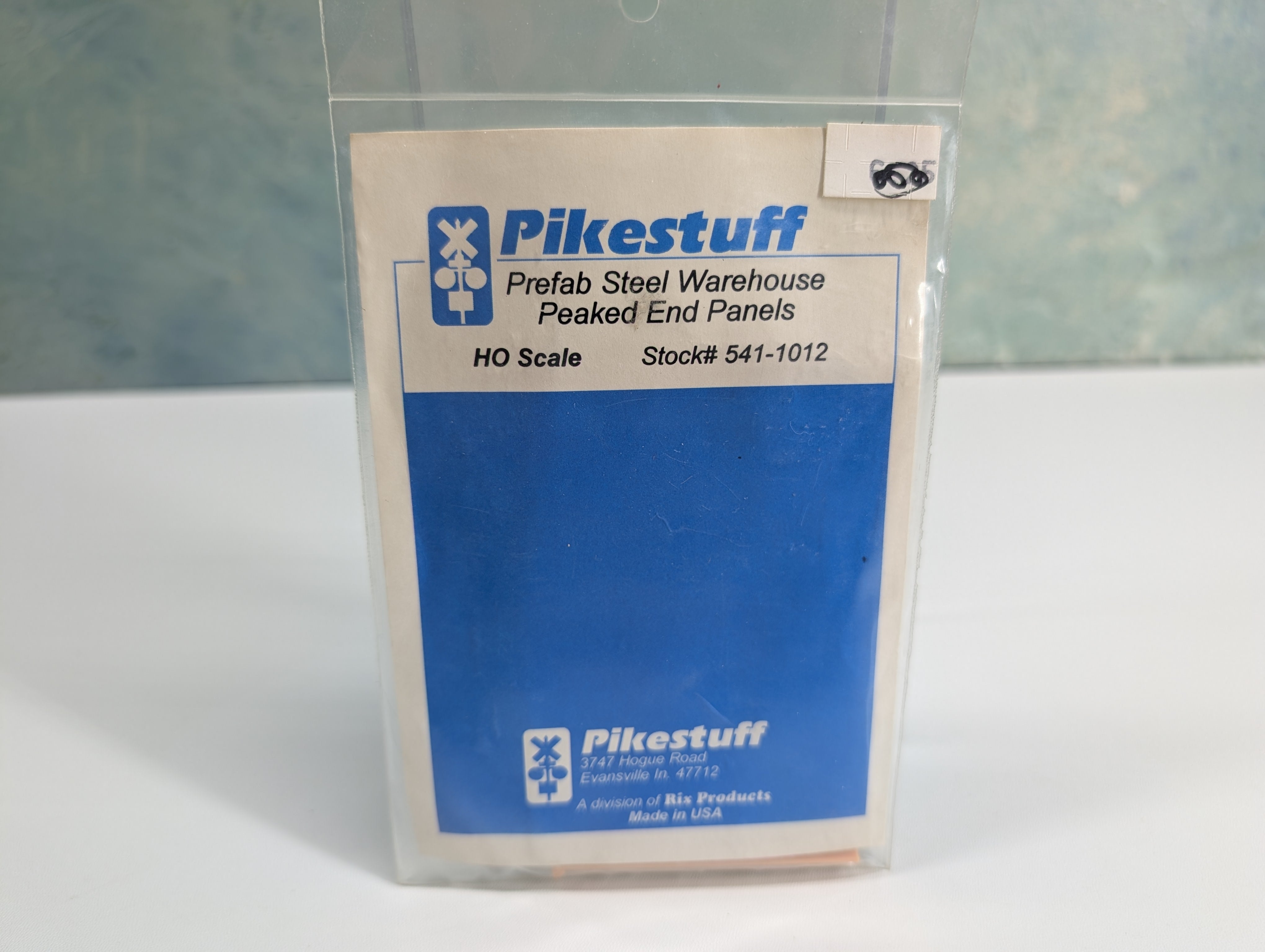 Rix 541-1012 HO Scale Pikestuff Prefab Steel Warehouse End Panels, Peaked (Sealed)