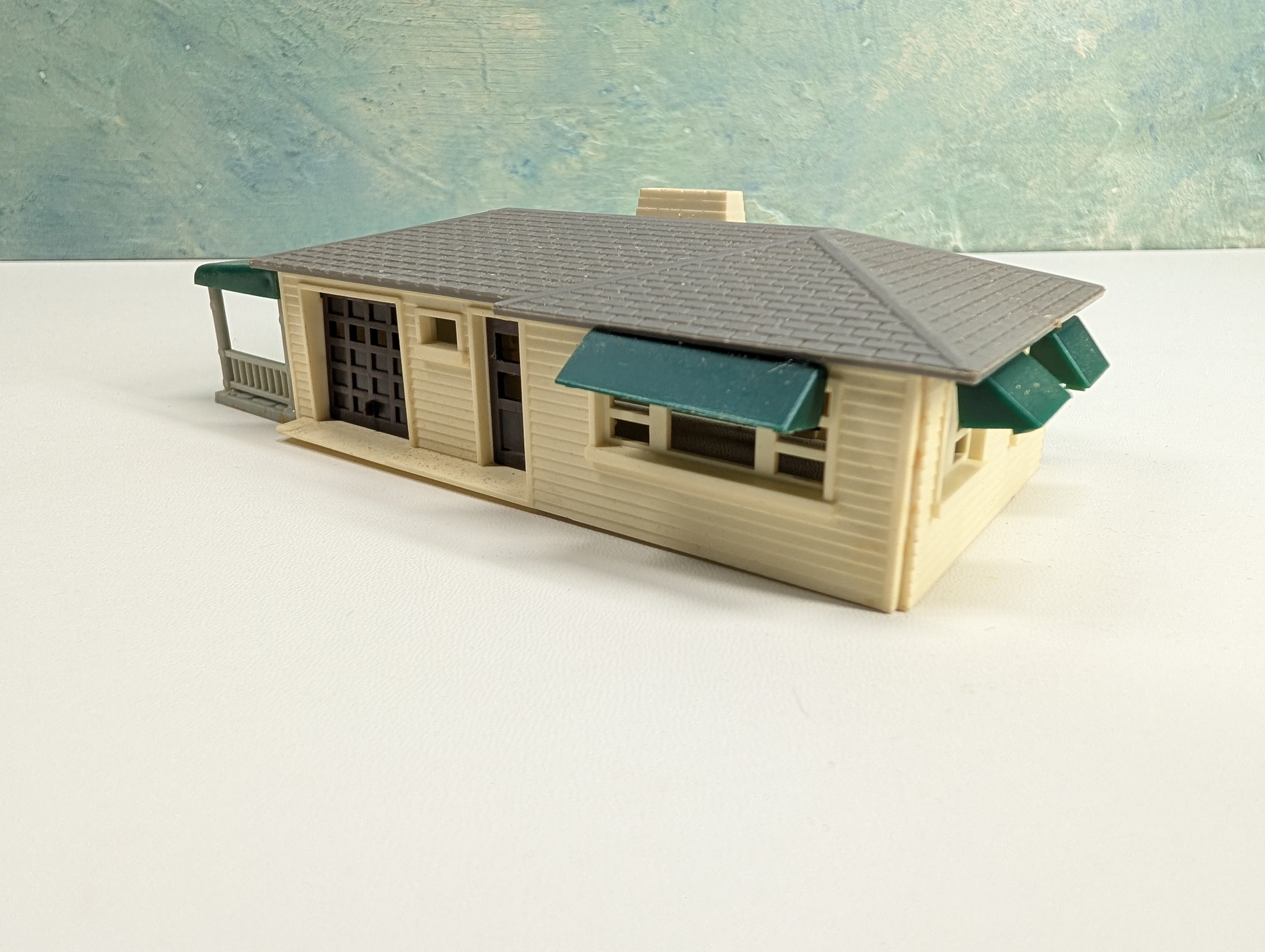 USED Bachmann Plasticville HO Scale Small House
