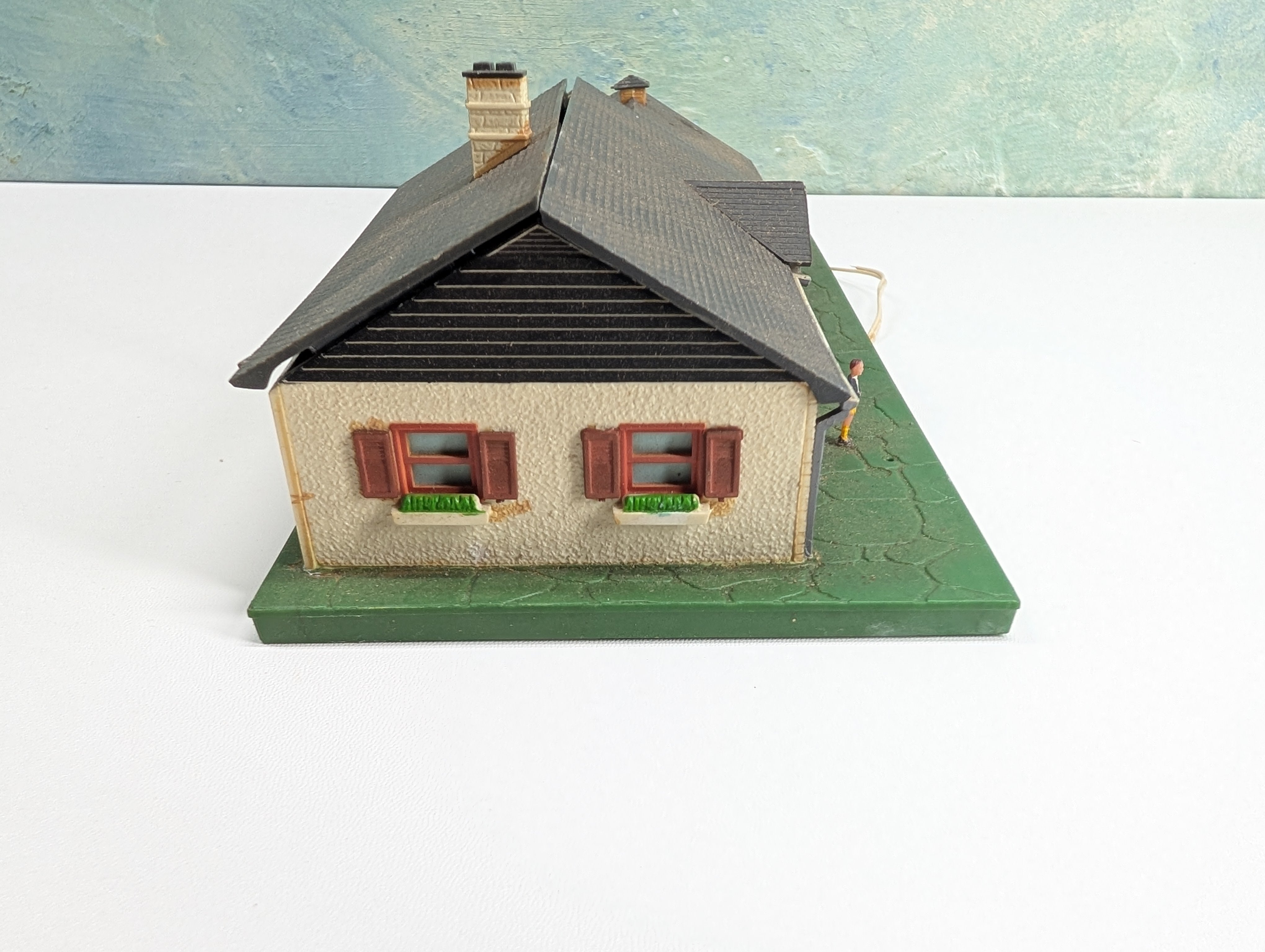 USED Tyco HO Scale Ranch House