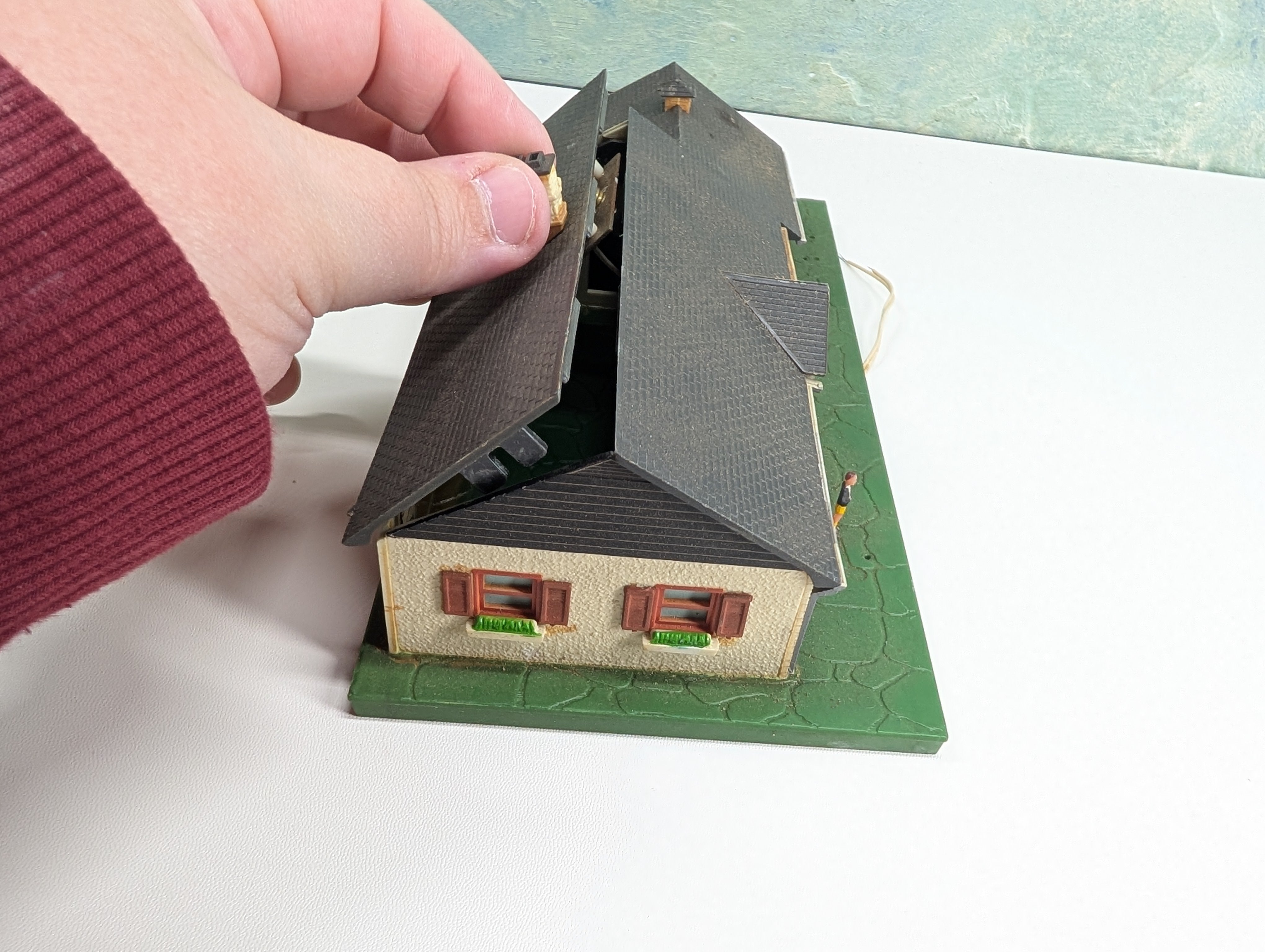 USED Tyco HO Scale Ranch House