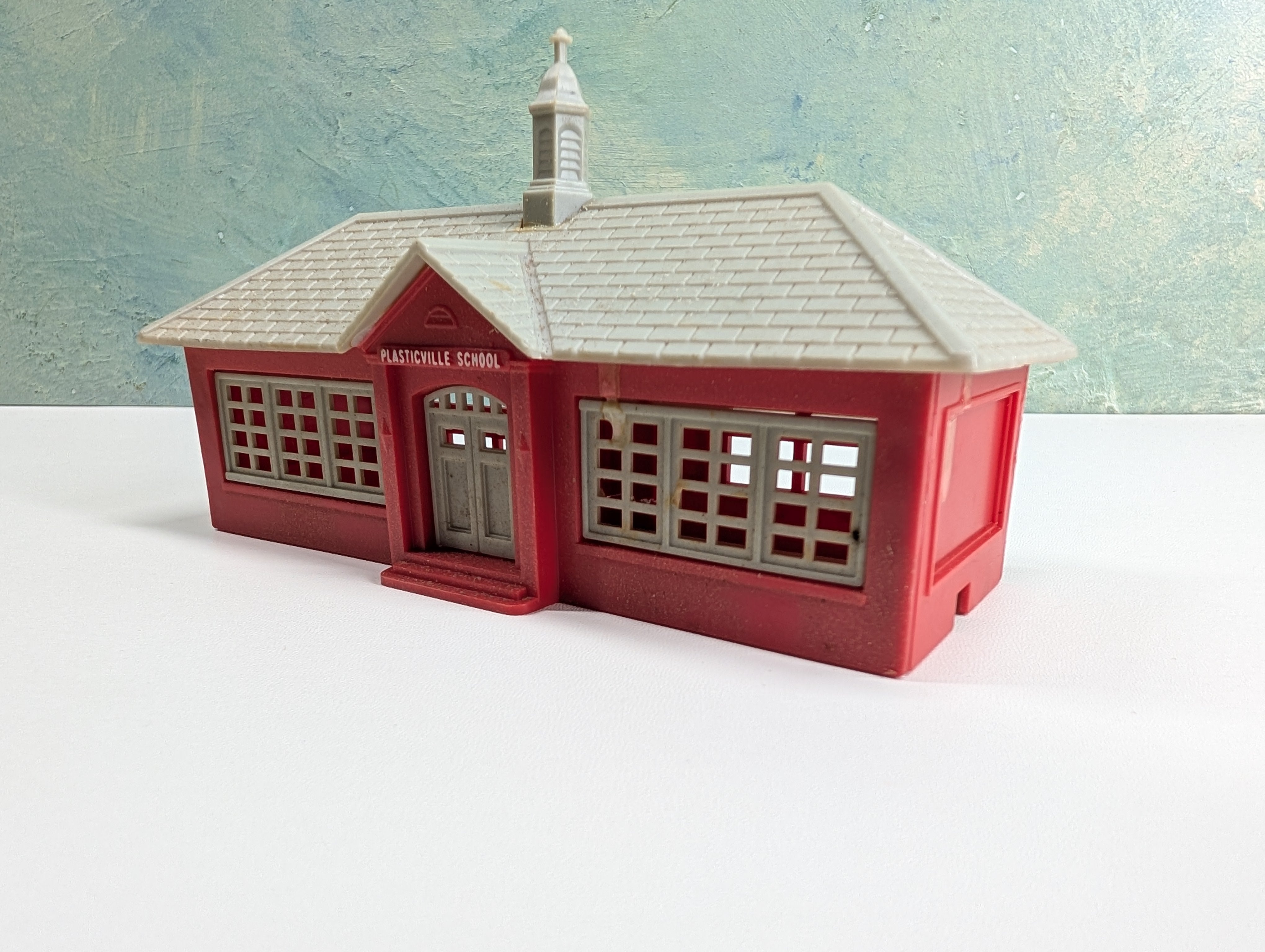 USED Bachmann Plasticville HO Scale Red School House