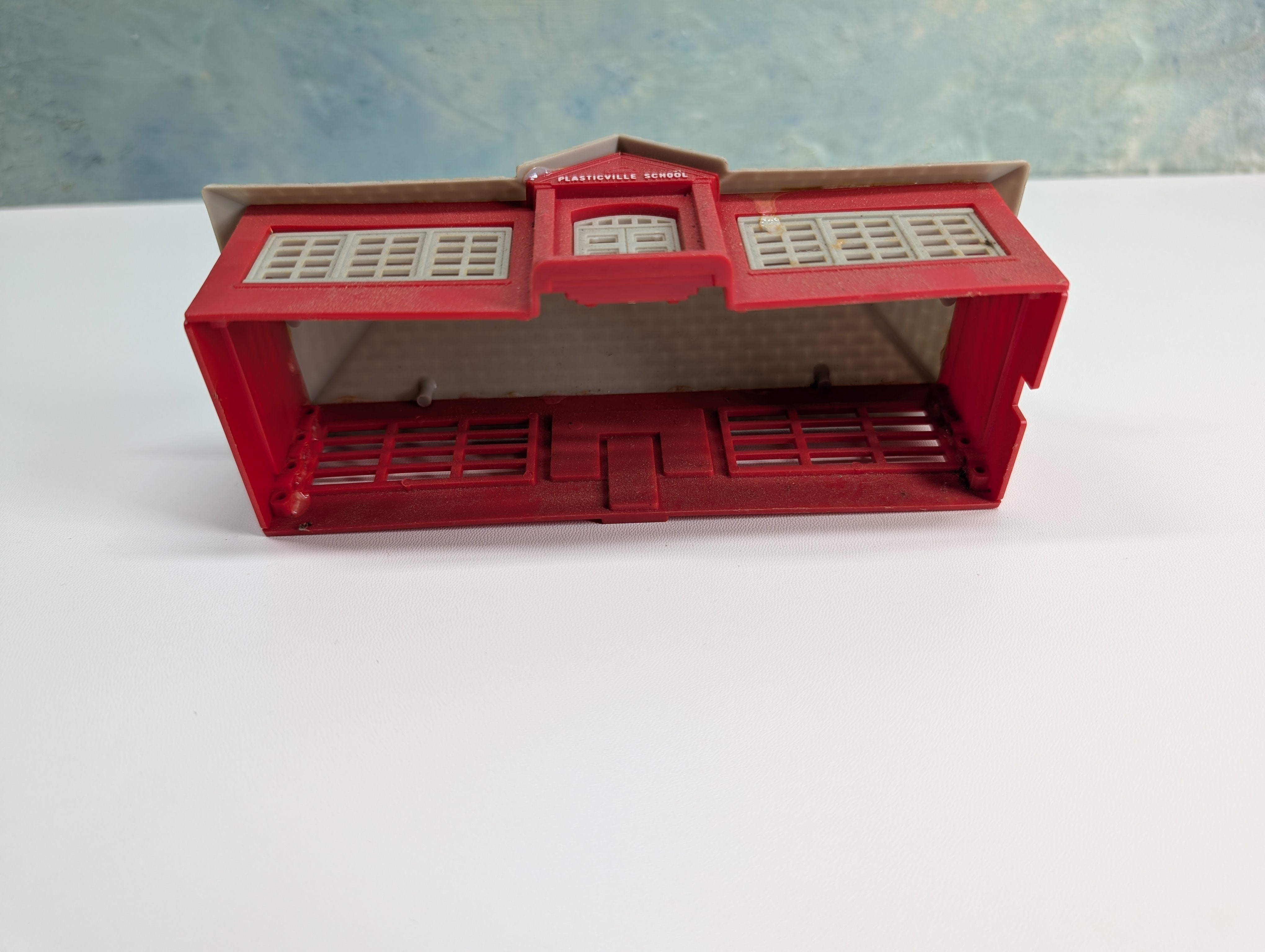 USED Bachmann Plasticville HO Scale Red School House