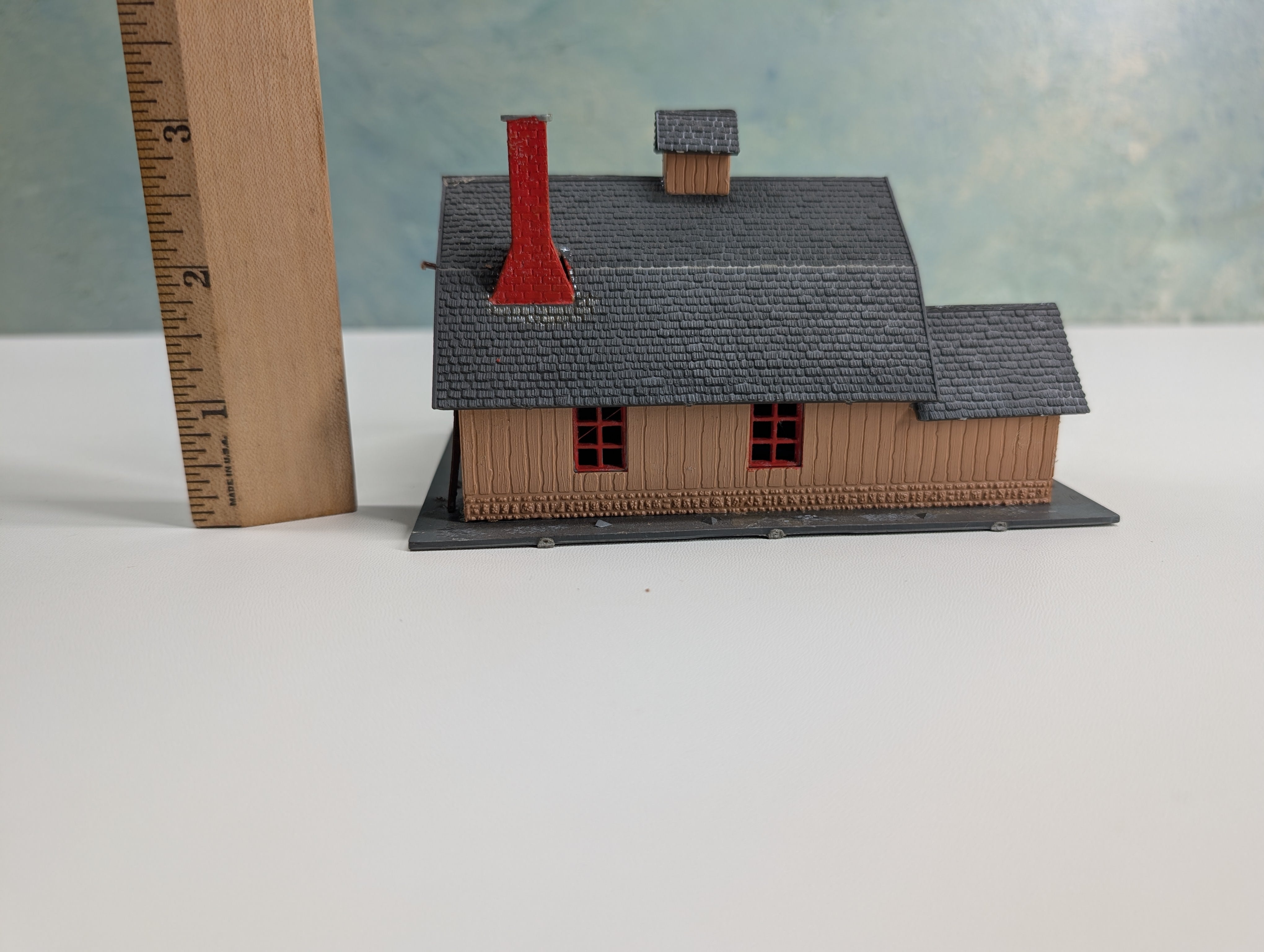 USED Tyco HO Scale Oldtime Blacksmith Shop