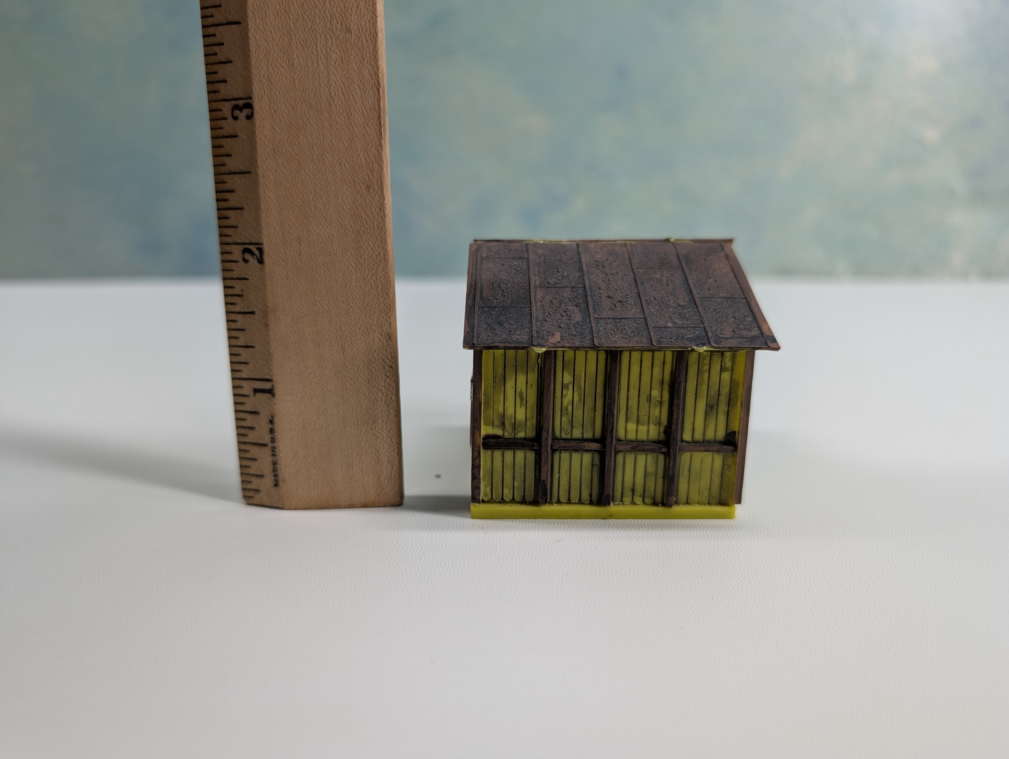 USED HO Scale Passenger Station Shelter