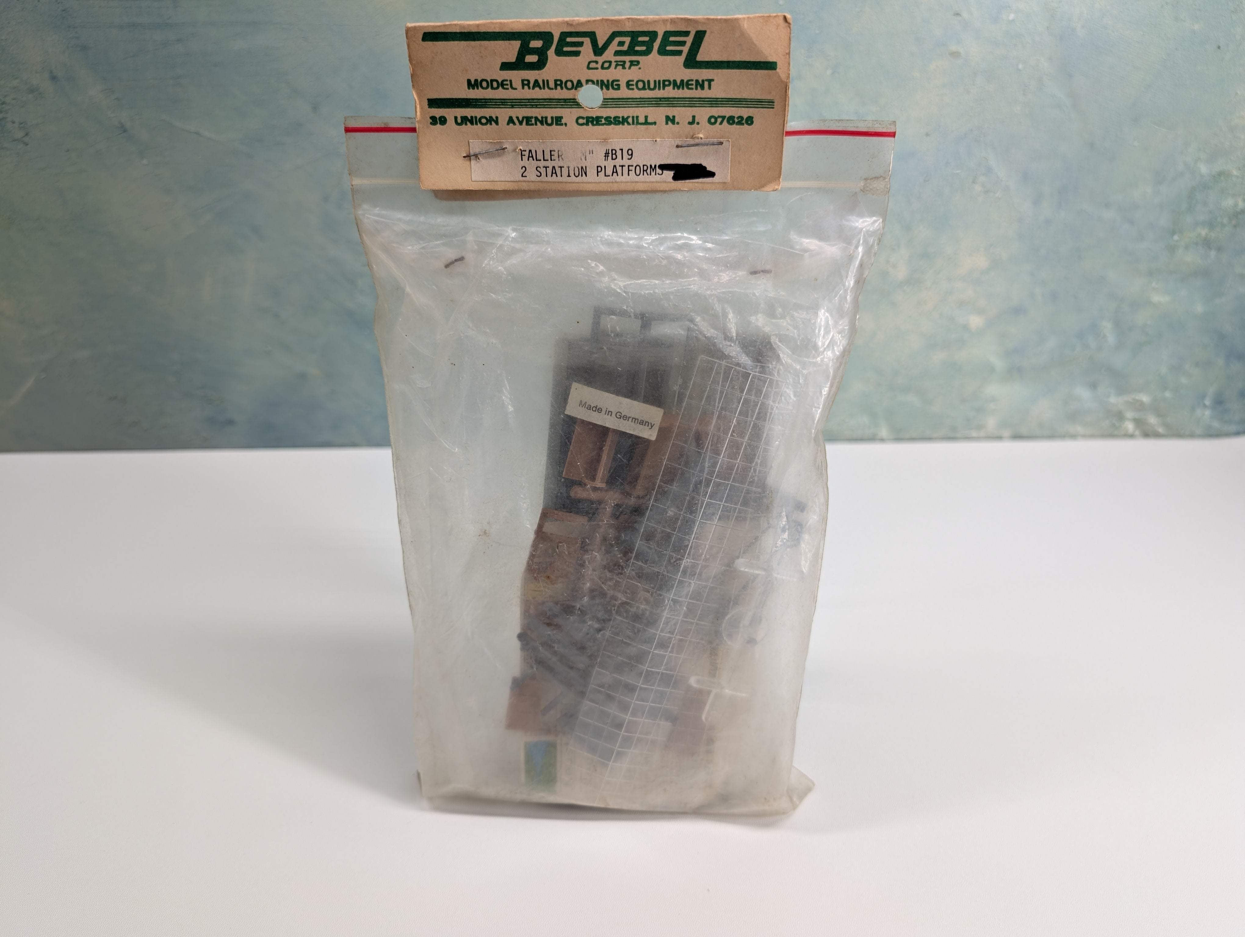 USED Faller B19 HO Scale 2 Station Platforms Bev-Bel KIT
