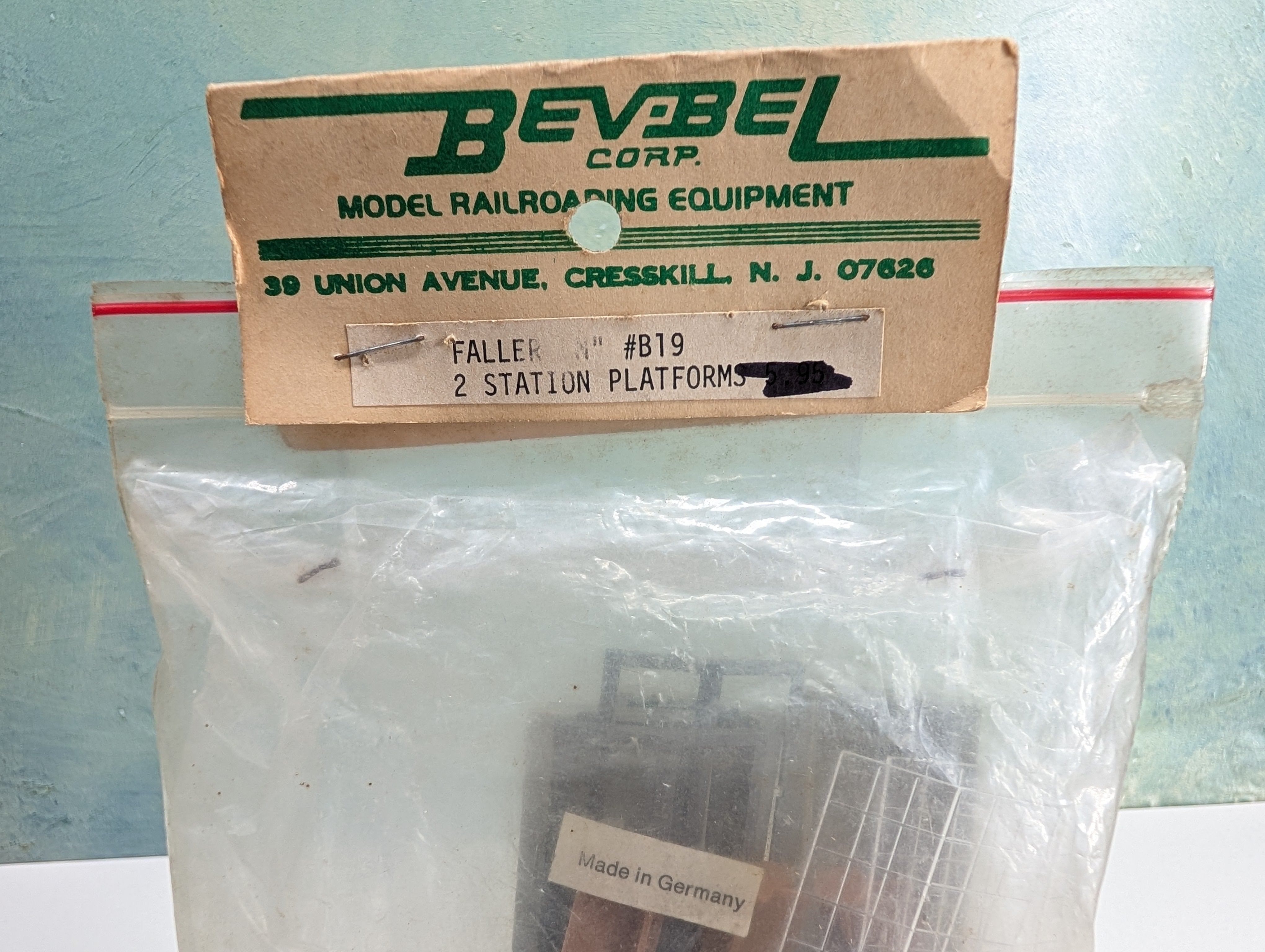 USED Faller B19 HO Scale 2 Station Platforms Bev-Bel KIT