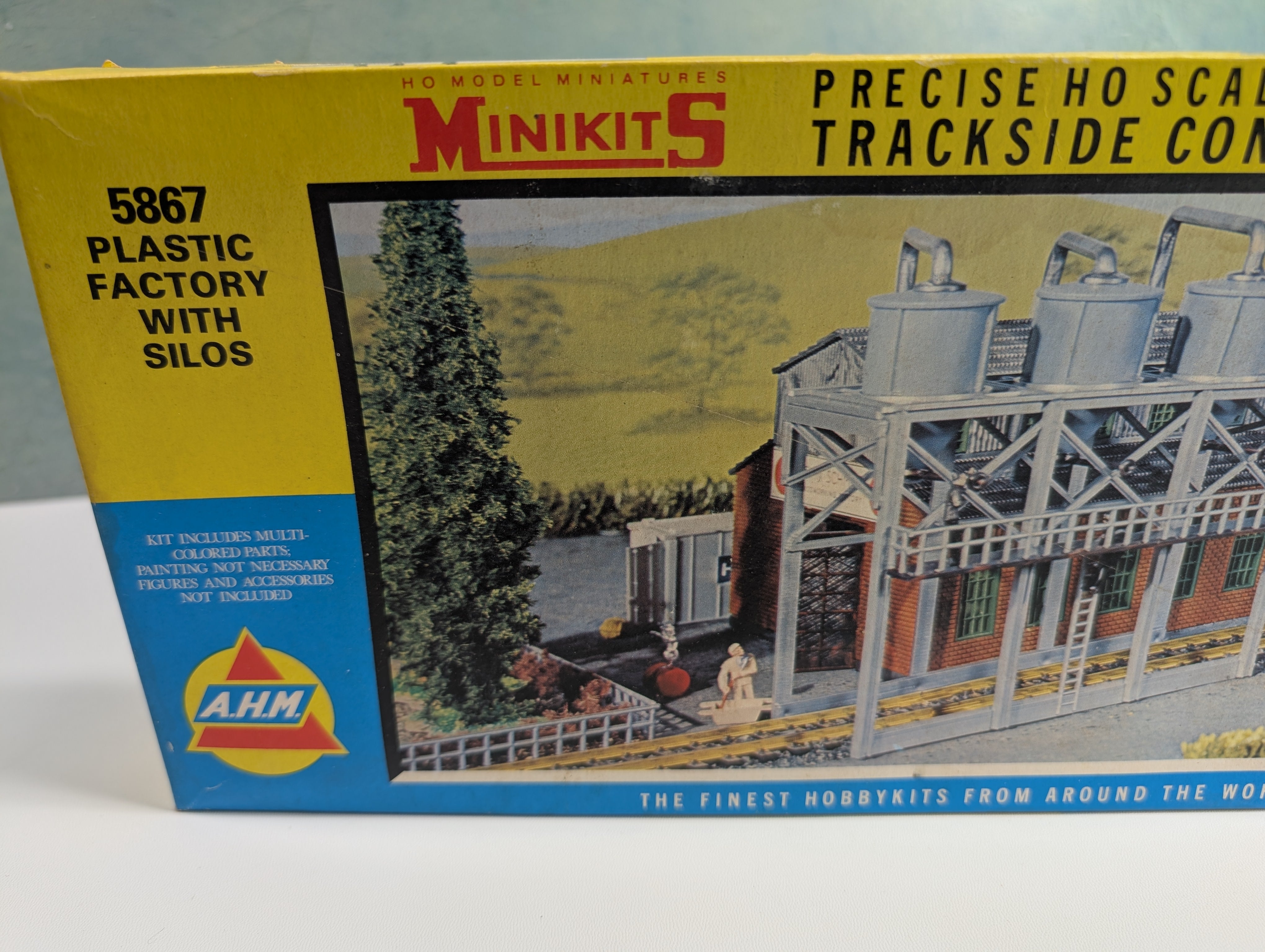 USED AHM 5867 HO Scale Factory w/ Silos KIT