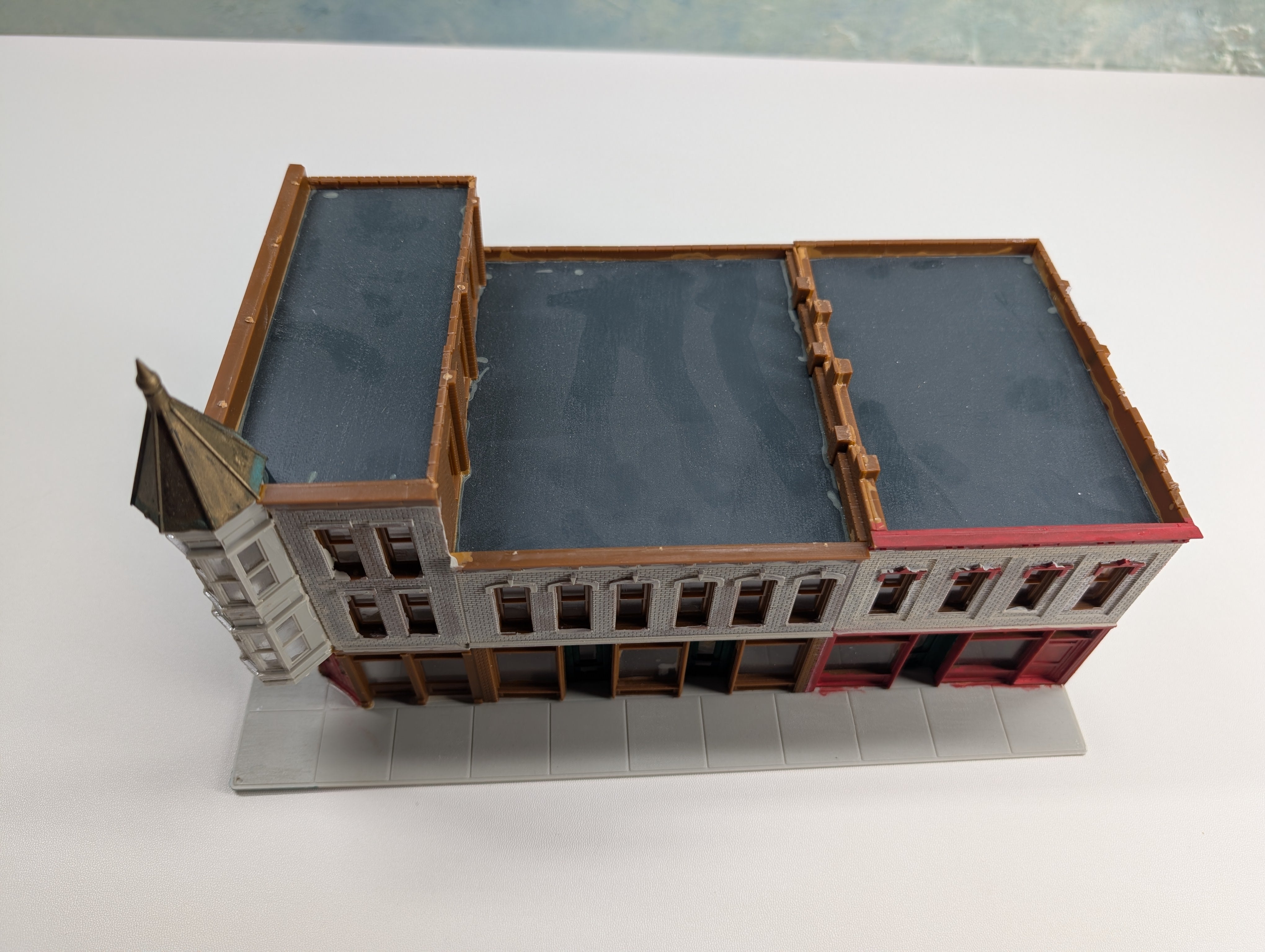 USED HO Scale Merchant's Row, Corner Store Row