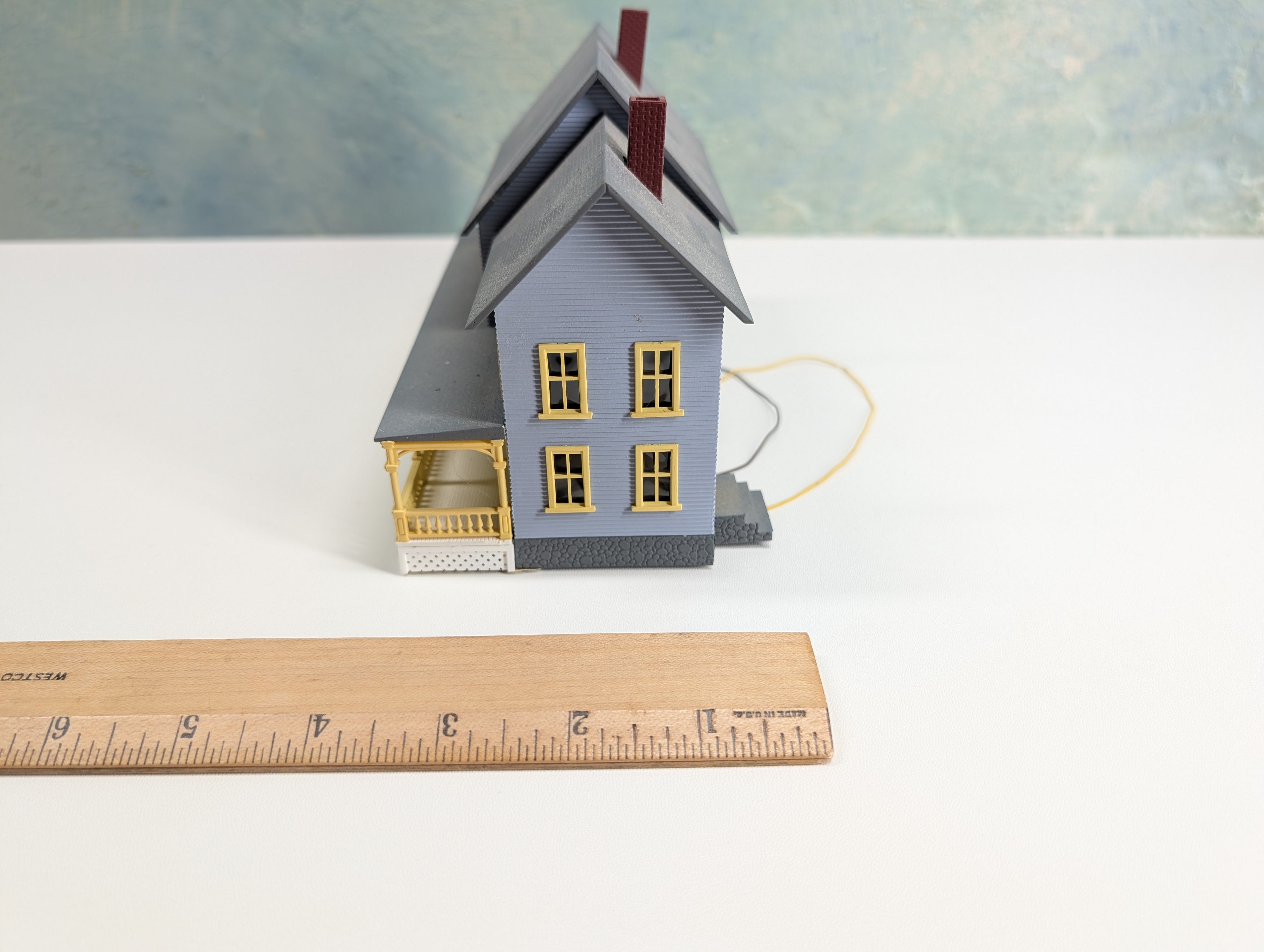 USED HO Scale Purple Farm House w/ Yellow Shutters