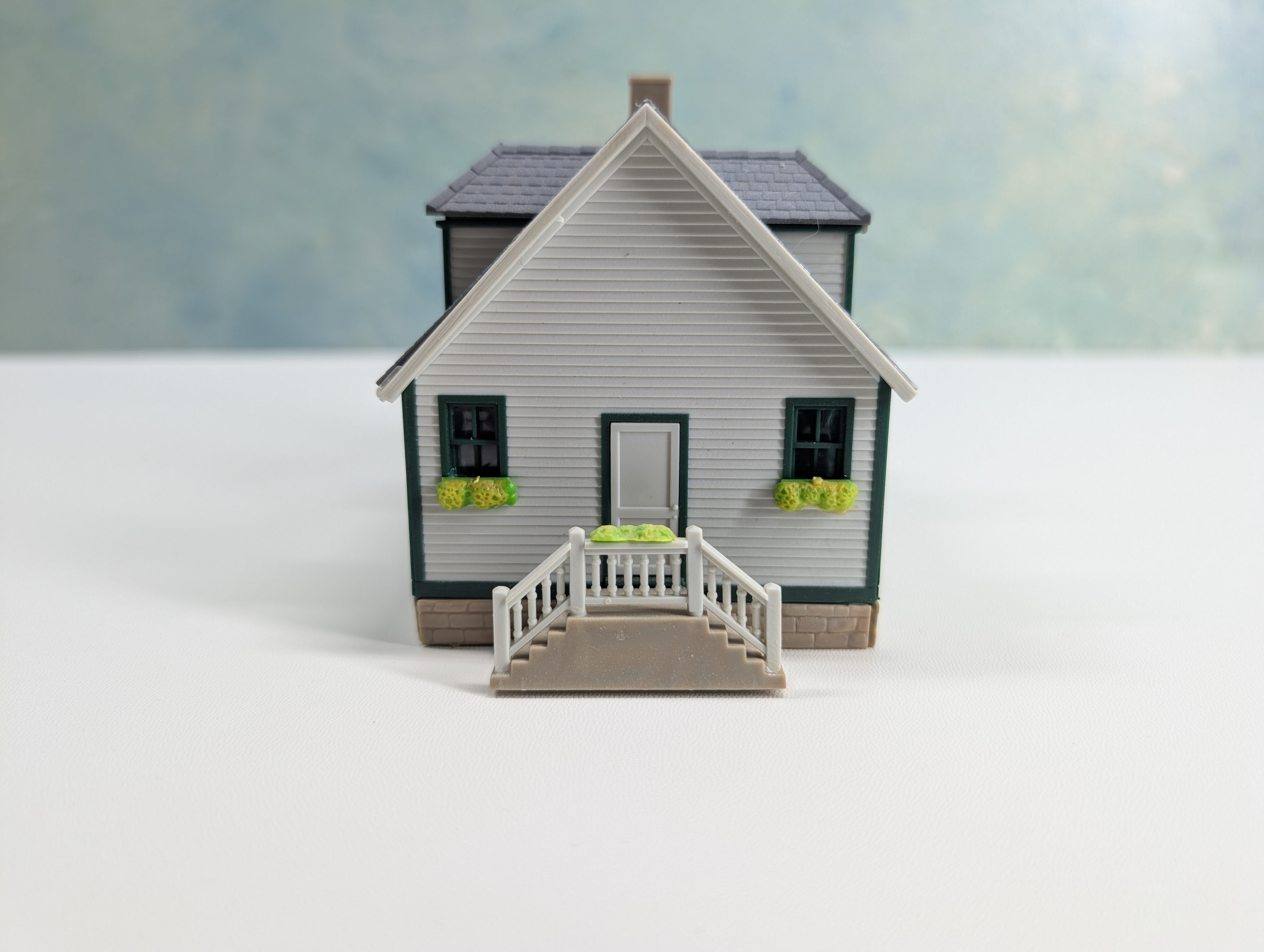 USED Kibri HO Scale Forest Cottage, White